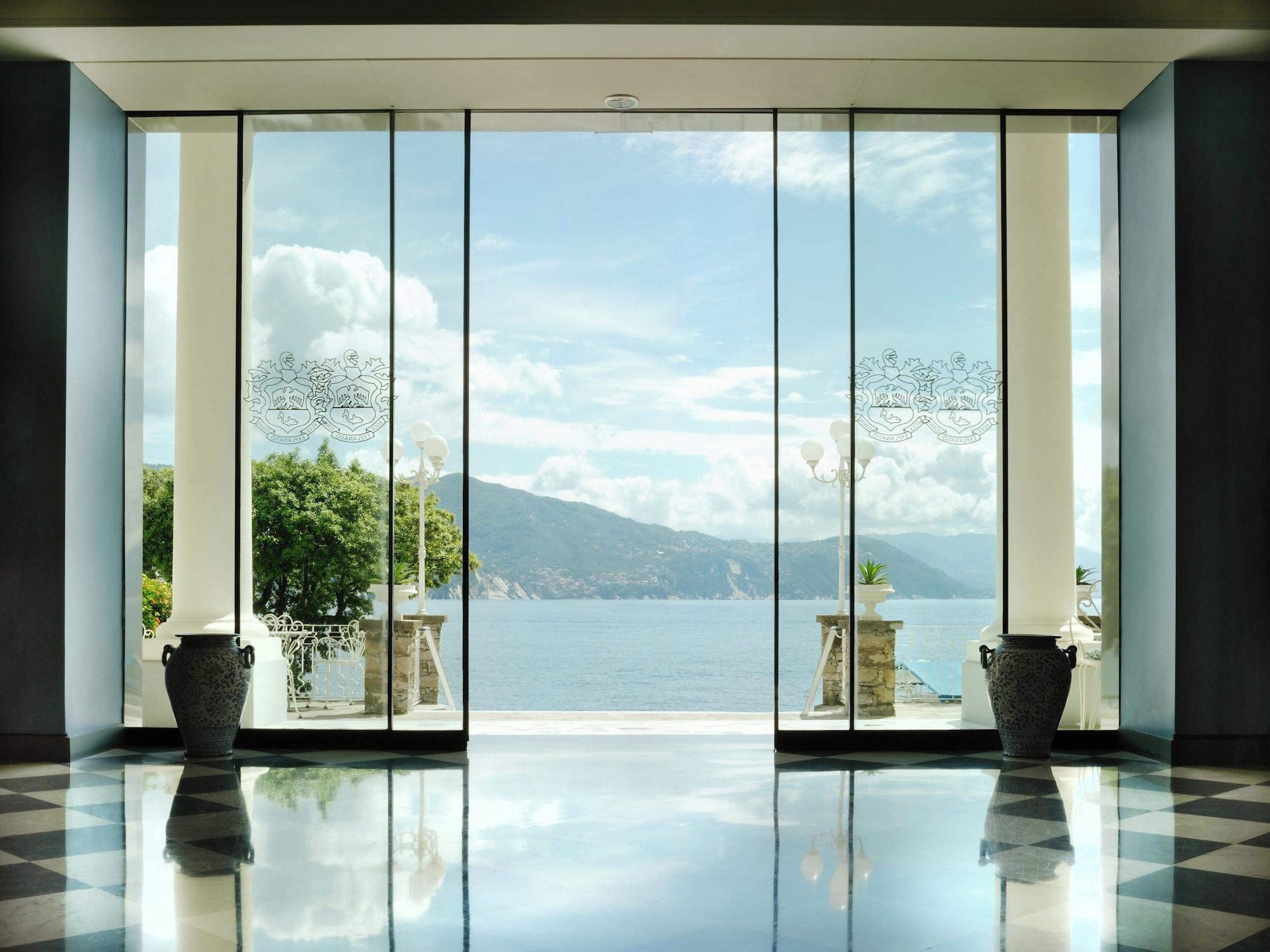 Vista Exterior Grand Hotel Miramare