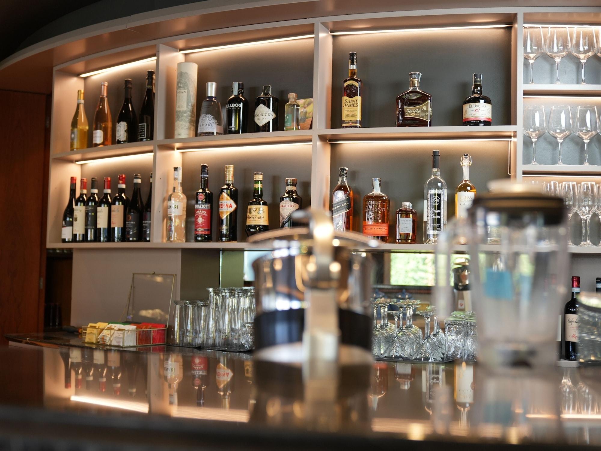 Bar/Salón Cavallo Hotel Verona Est