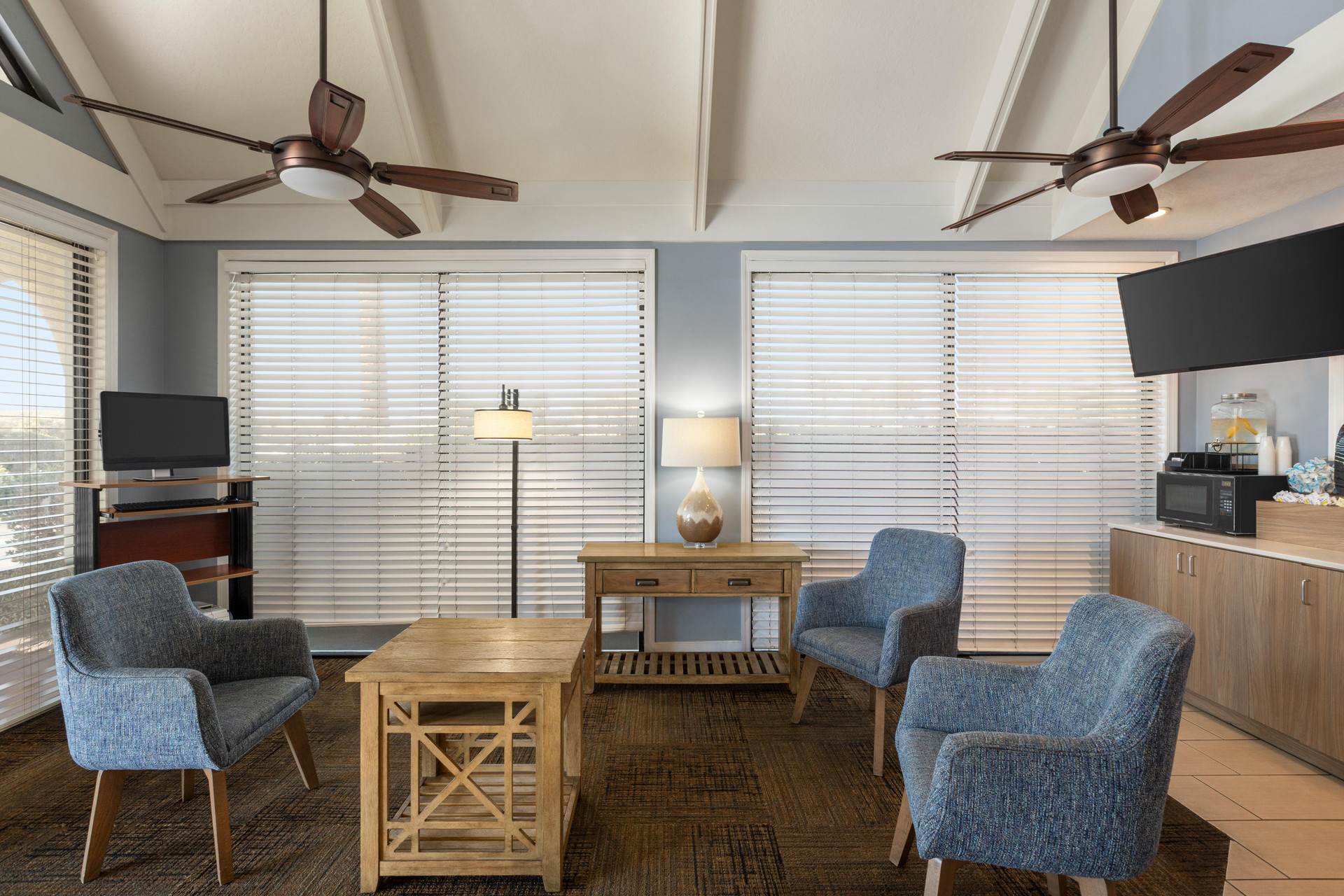 Vista Lobby Days Inn by Wyndham Cocoa Beach Port Canaveral