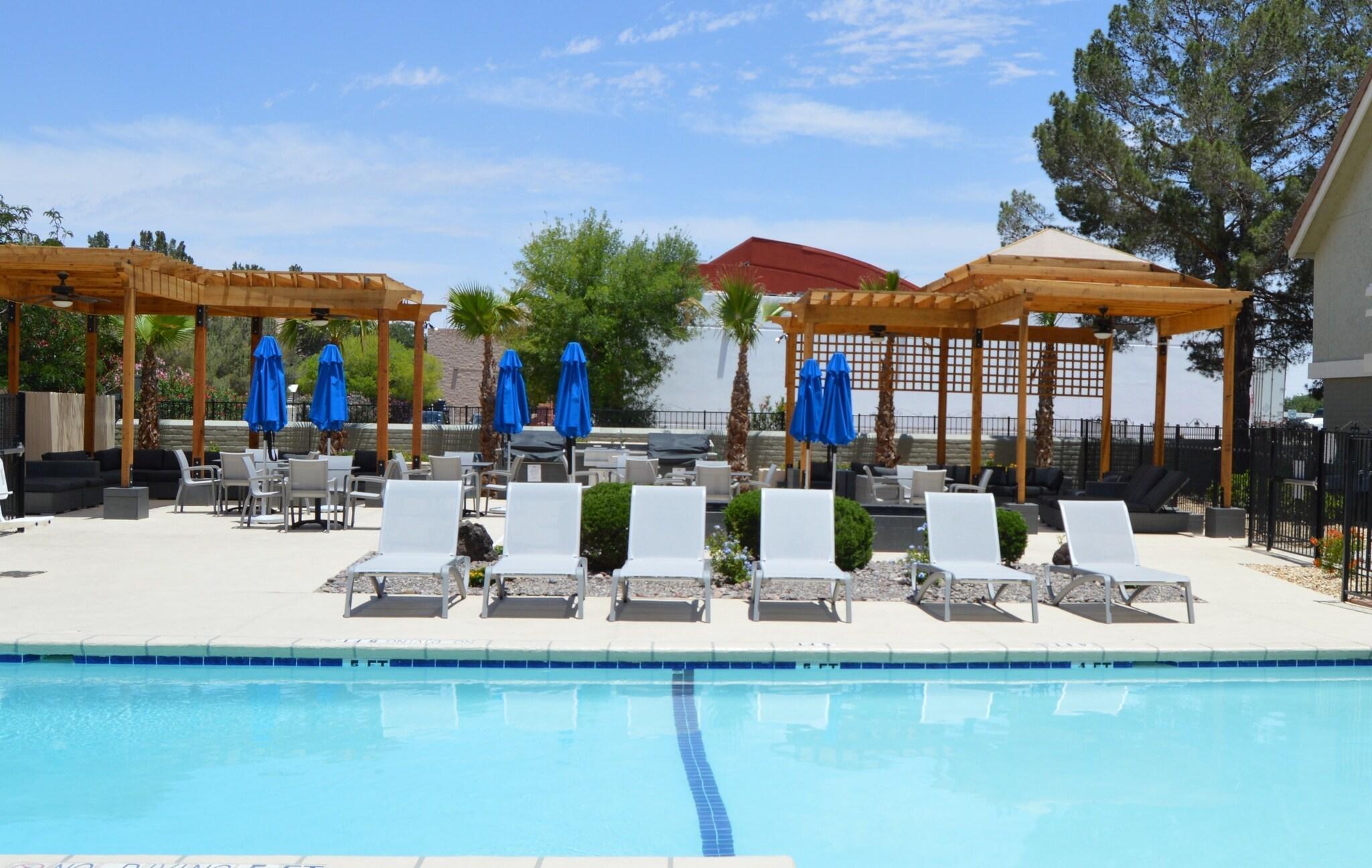 Vista Piscina Chase Suite Hotel El Paso