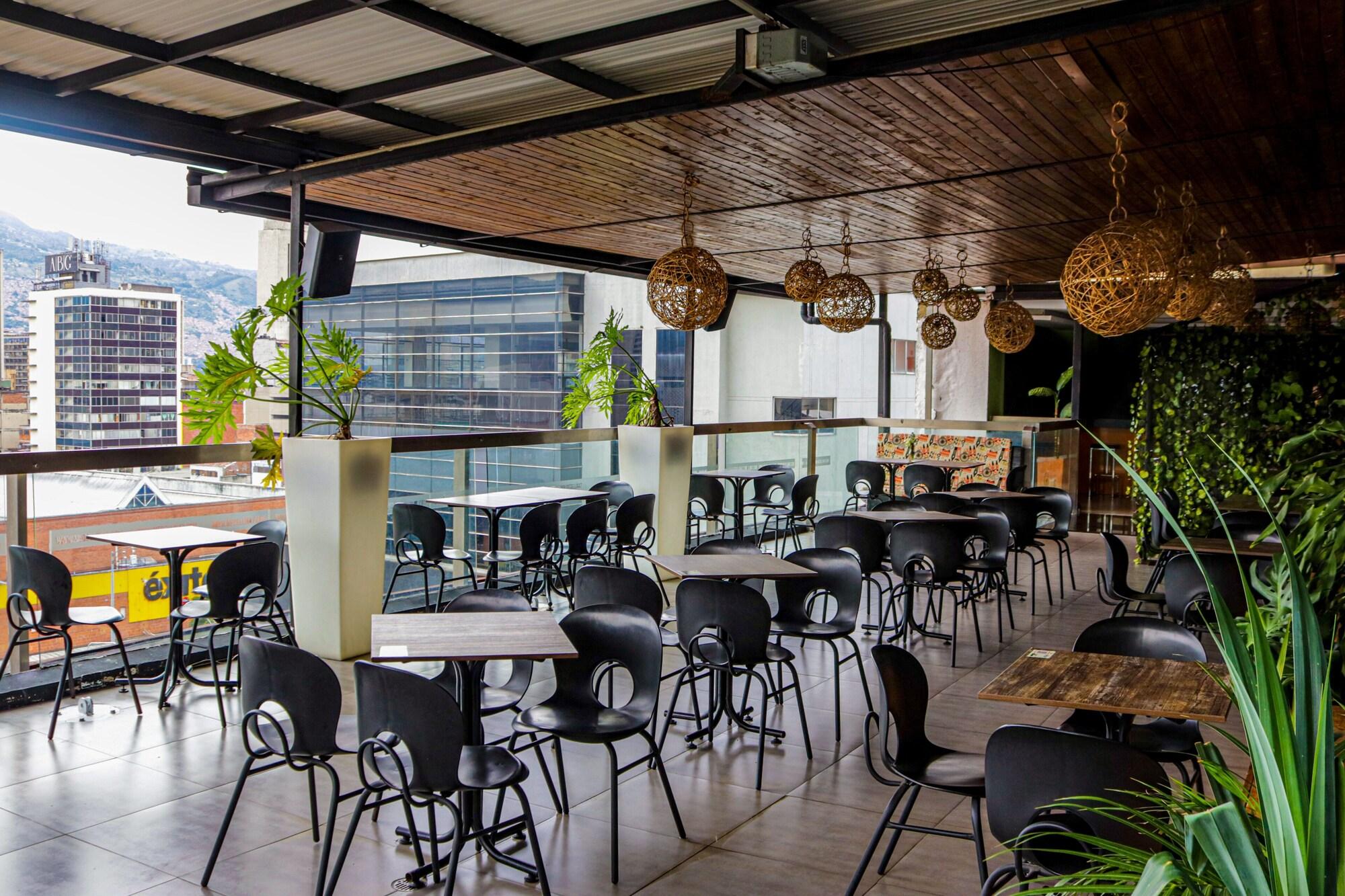 Vista Exterior Hotel 47 Medellin Street