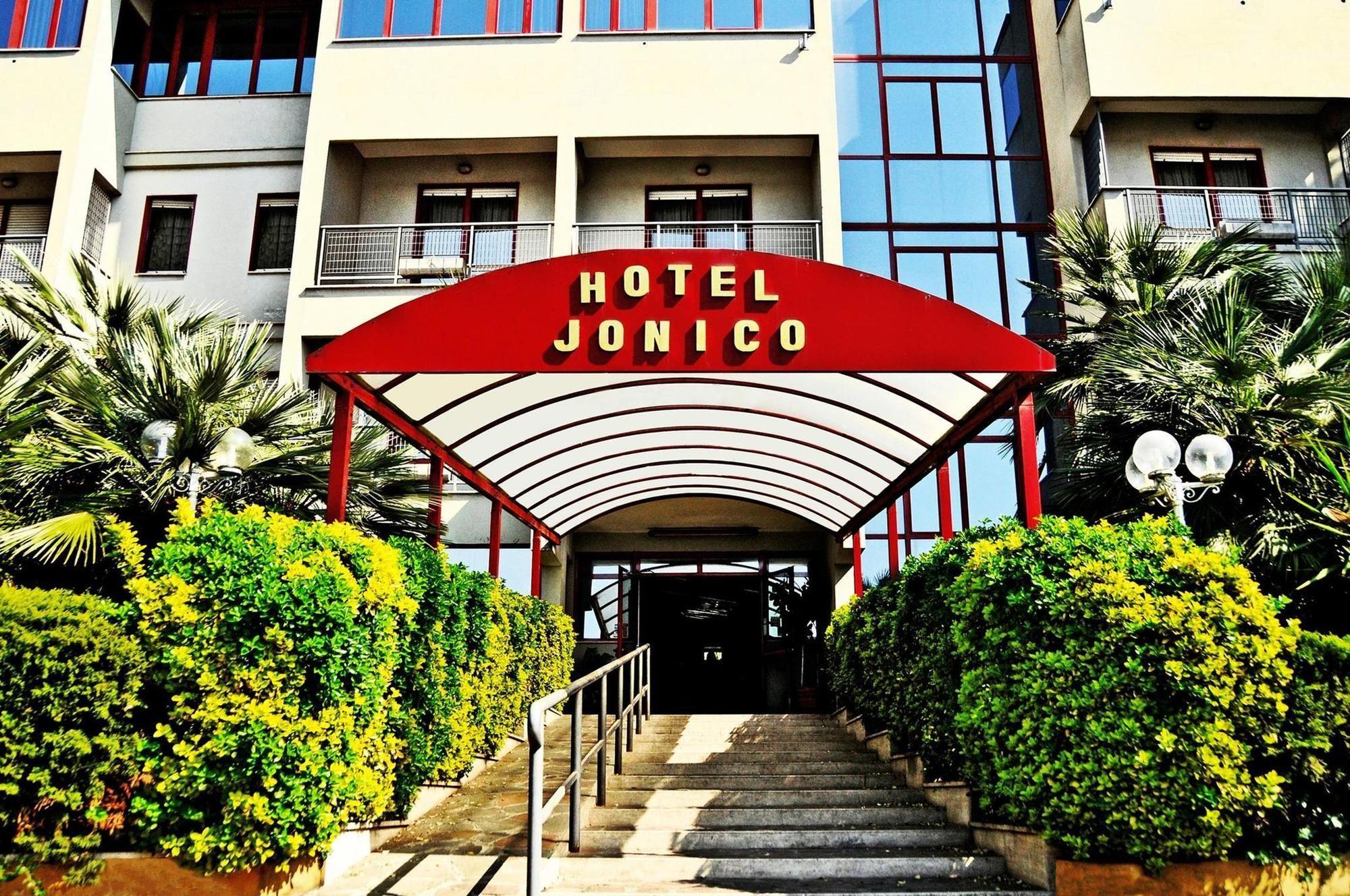 Vista Exterior Jonico