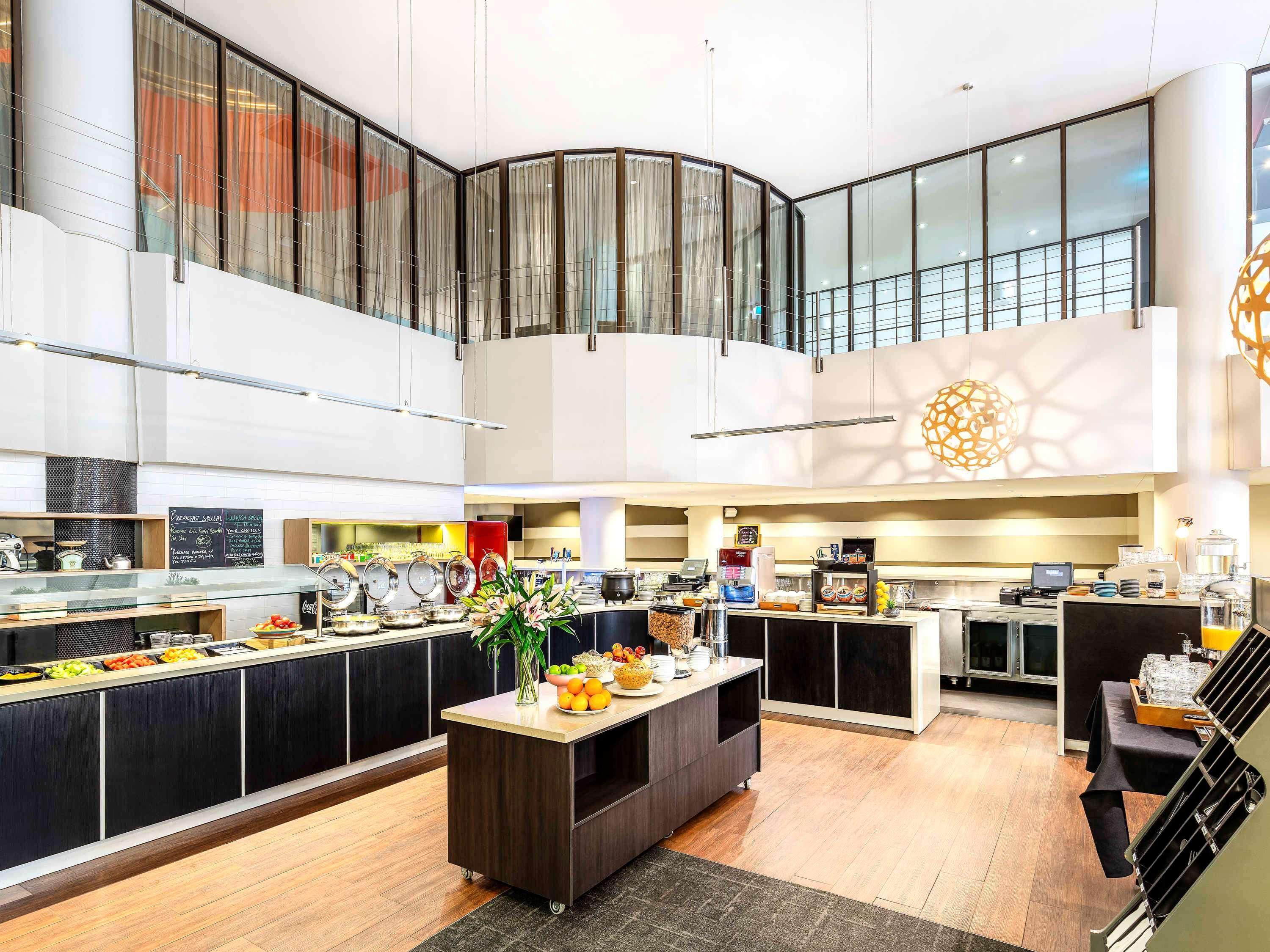 Restaurant ibis Melbourne Hotel and Apartments