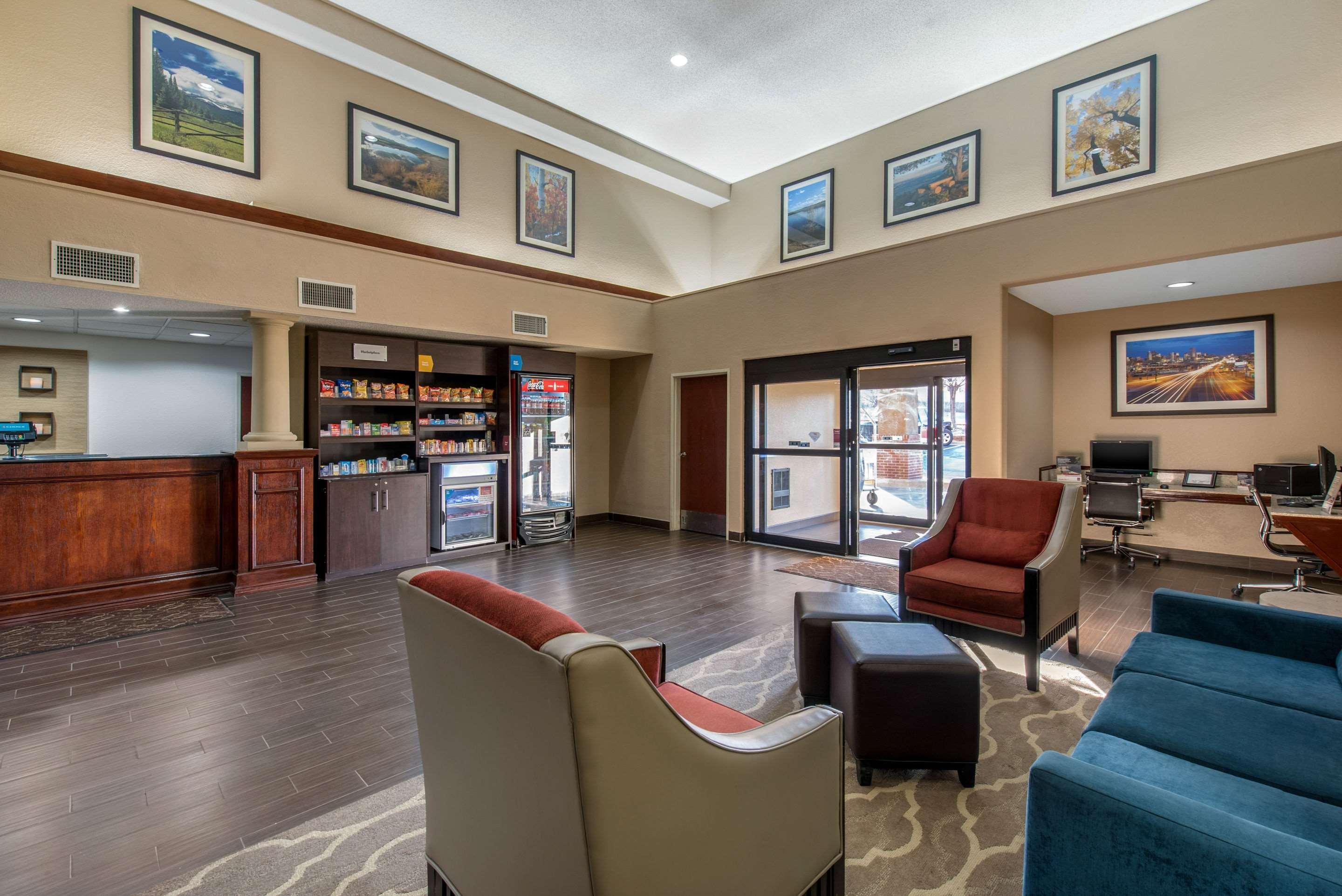 Vista Lobby Comfort Suites Lakewood - Denver