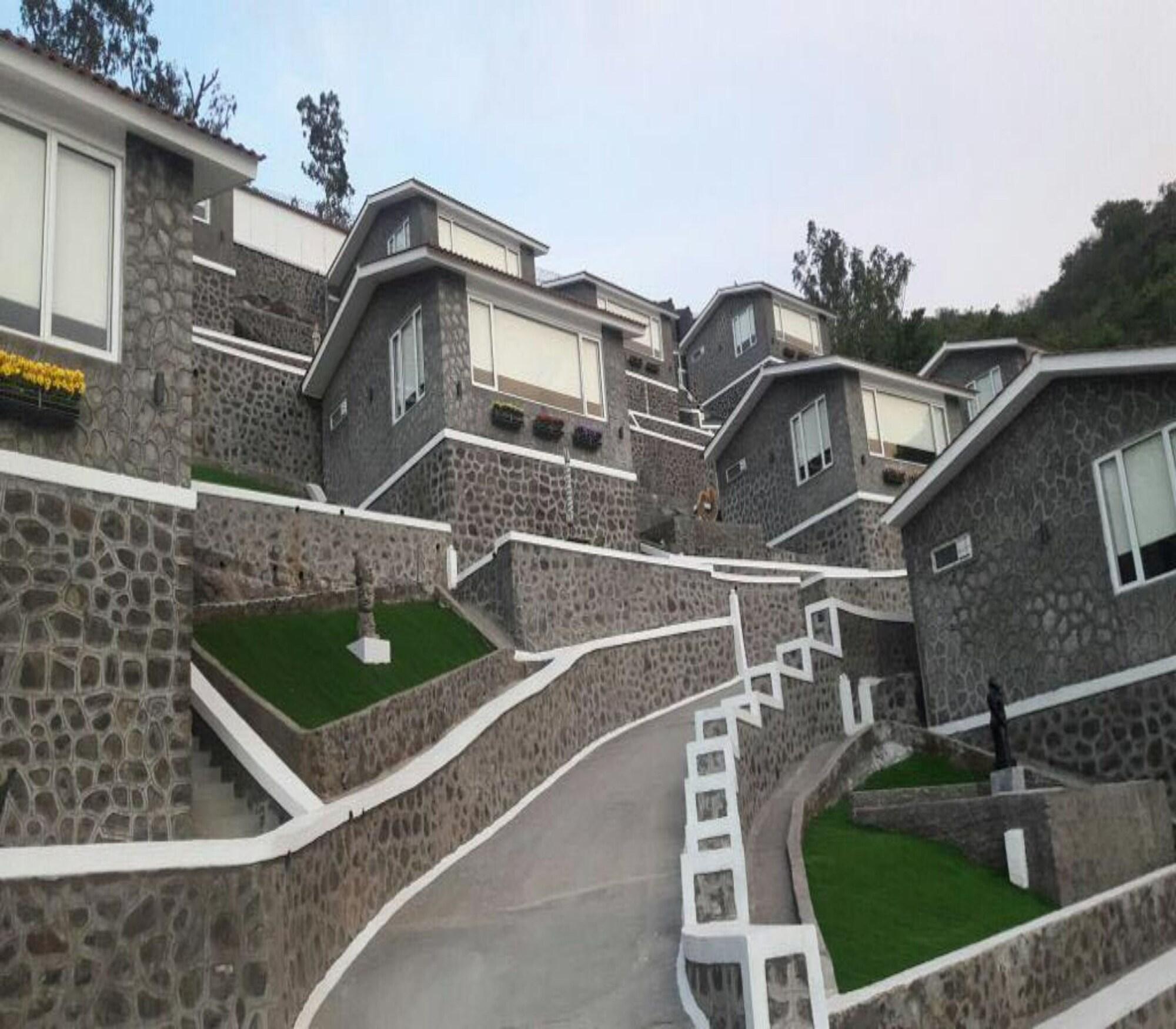 Vista Exterior 360 South, Khandala