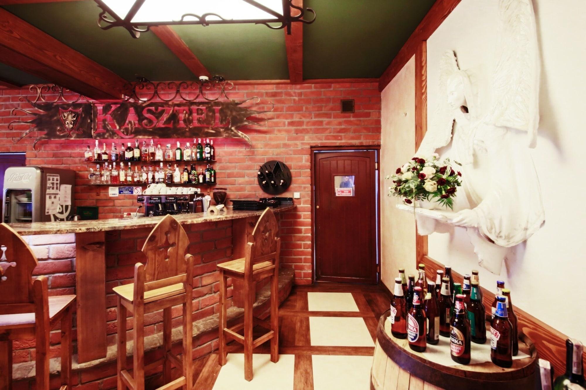 Bar/Salón Hotel Kasztel