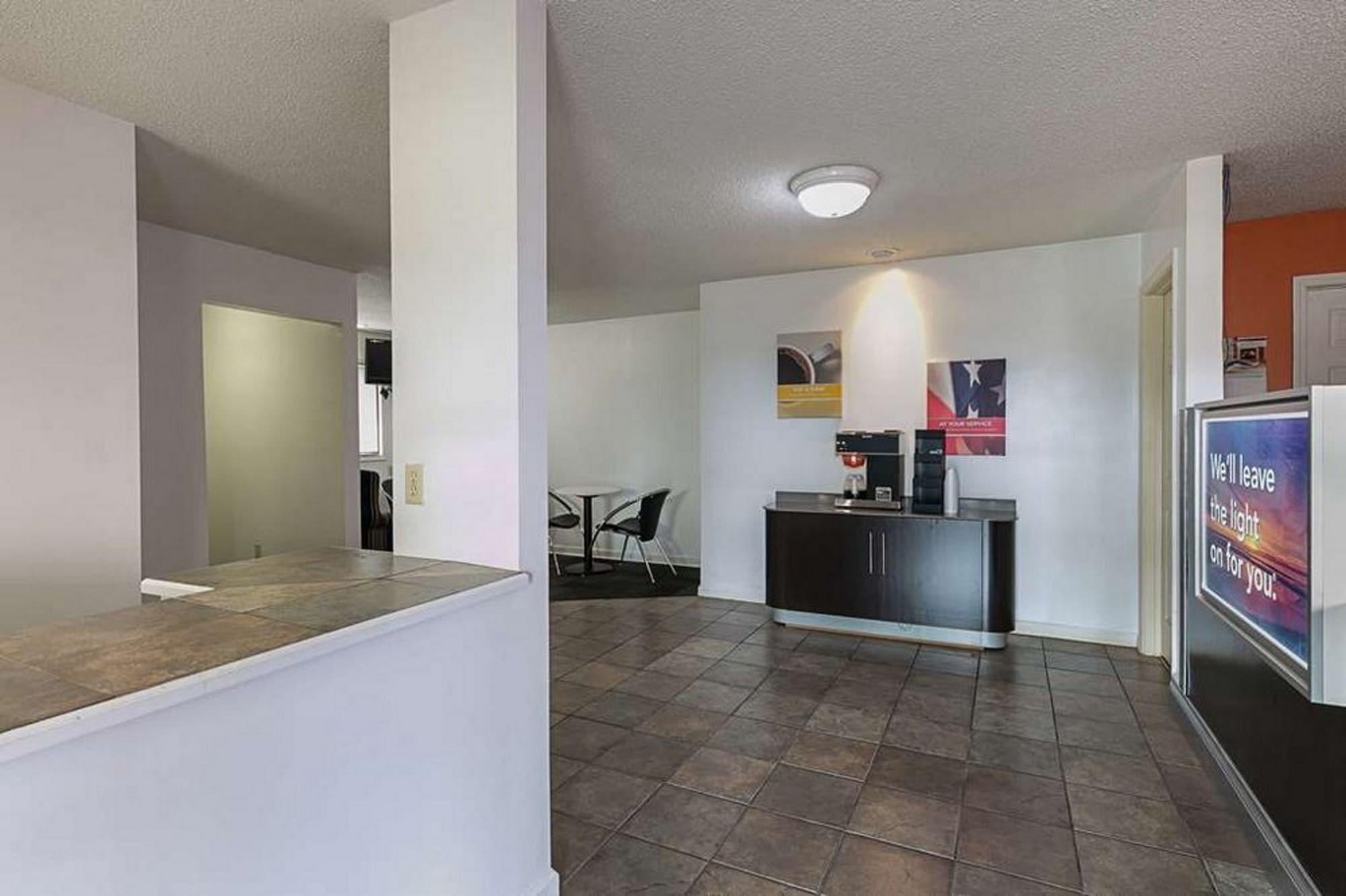 Vista Lobby Rodeway Inn & Suites Enterprise