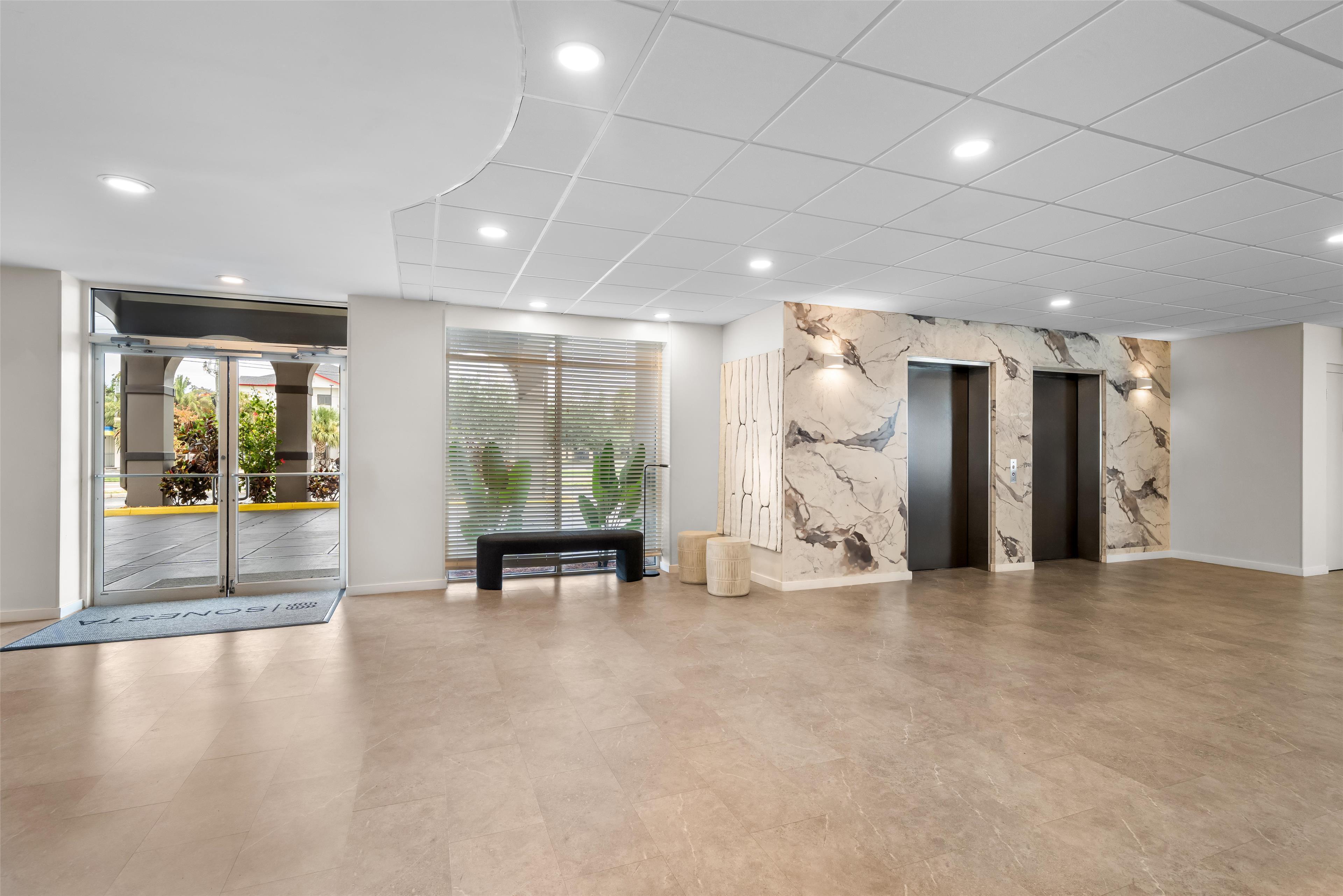 Vista Lobby Sonesta Essential Orlando Airport