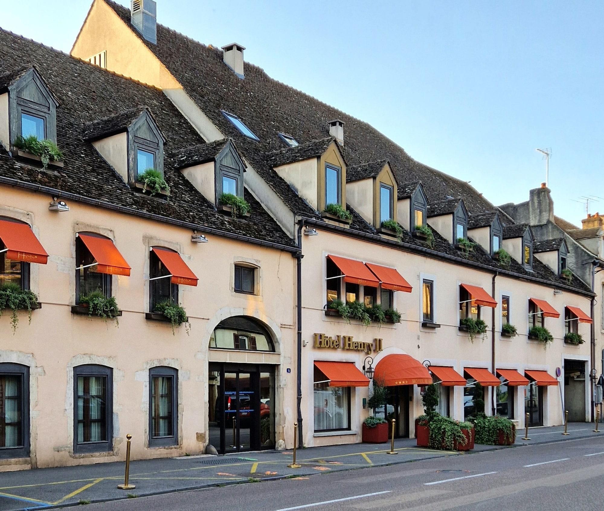 Vista Exterior Henry II Hotel
