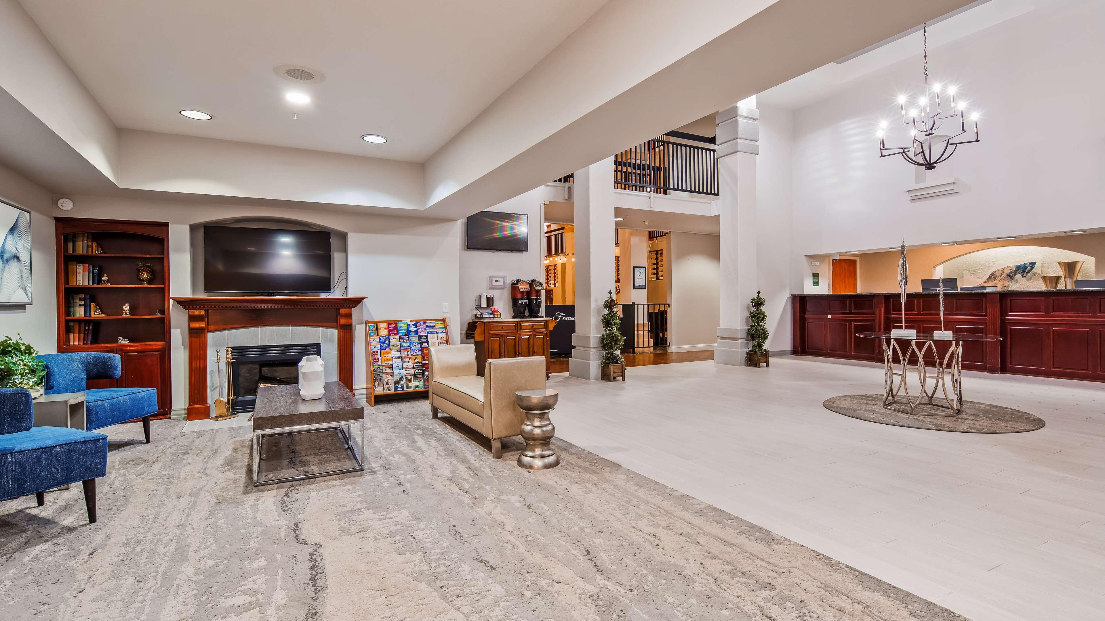 Vista Lobby Best Western Plus Villa Del Lago Inn Patterson