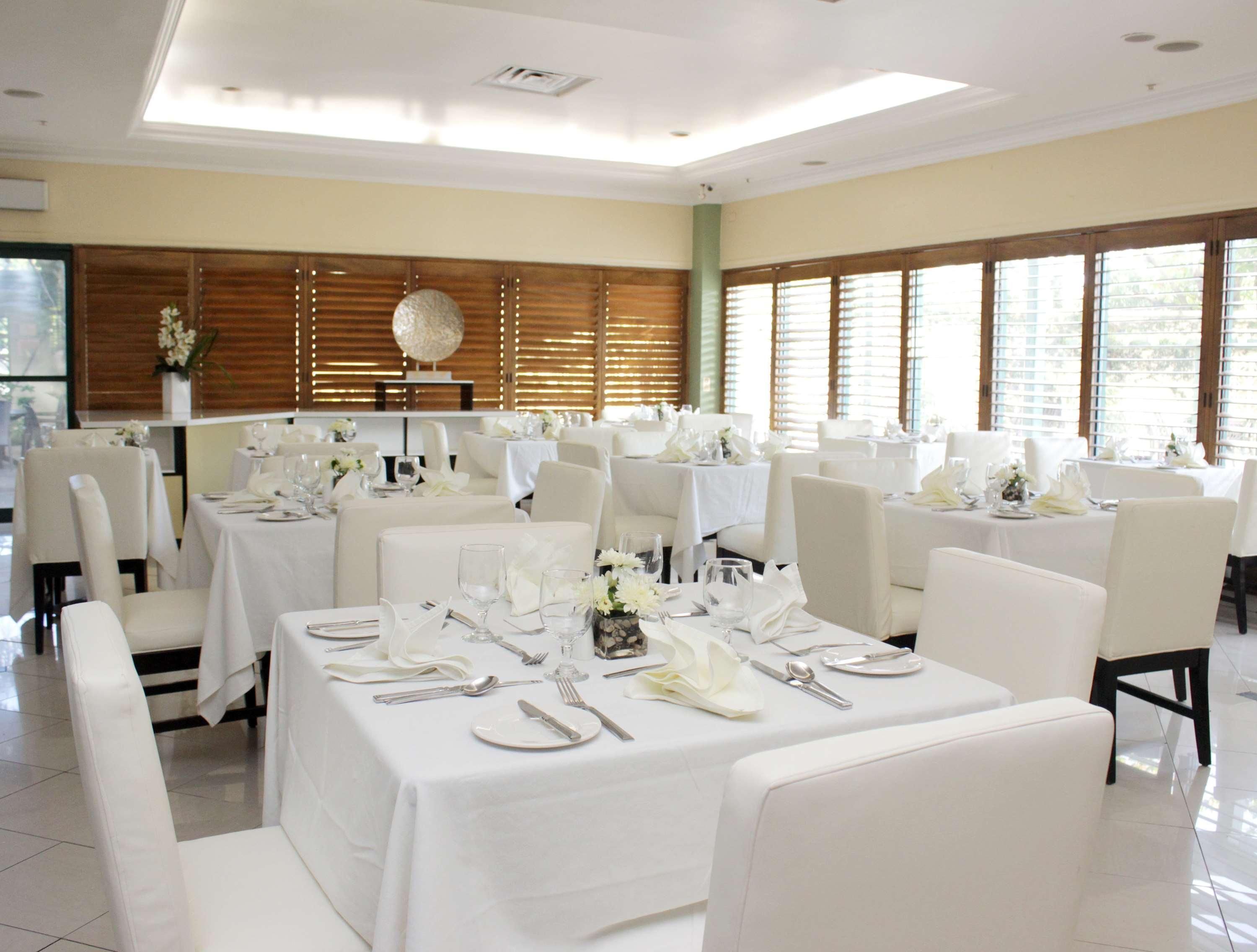 Restaurant The Courtleigh Hotel and Suites
