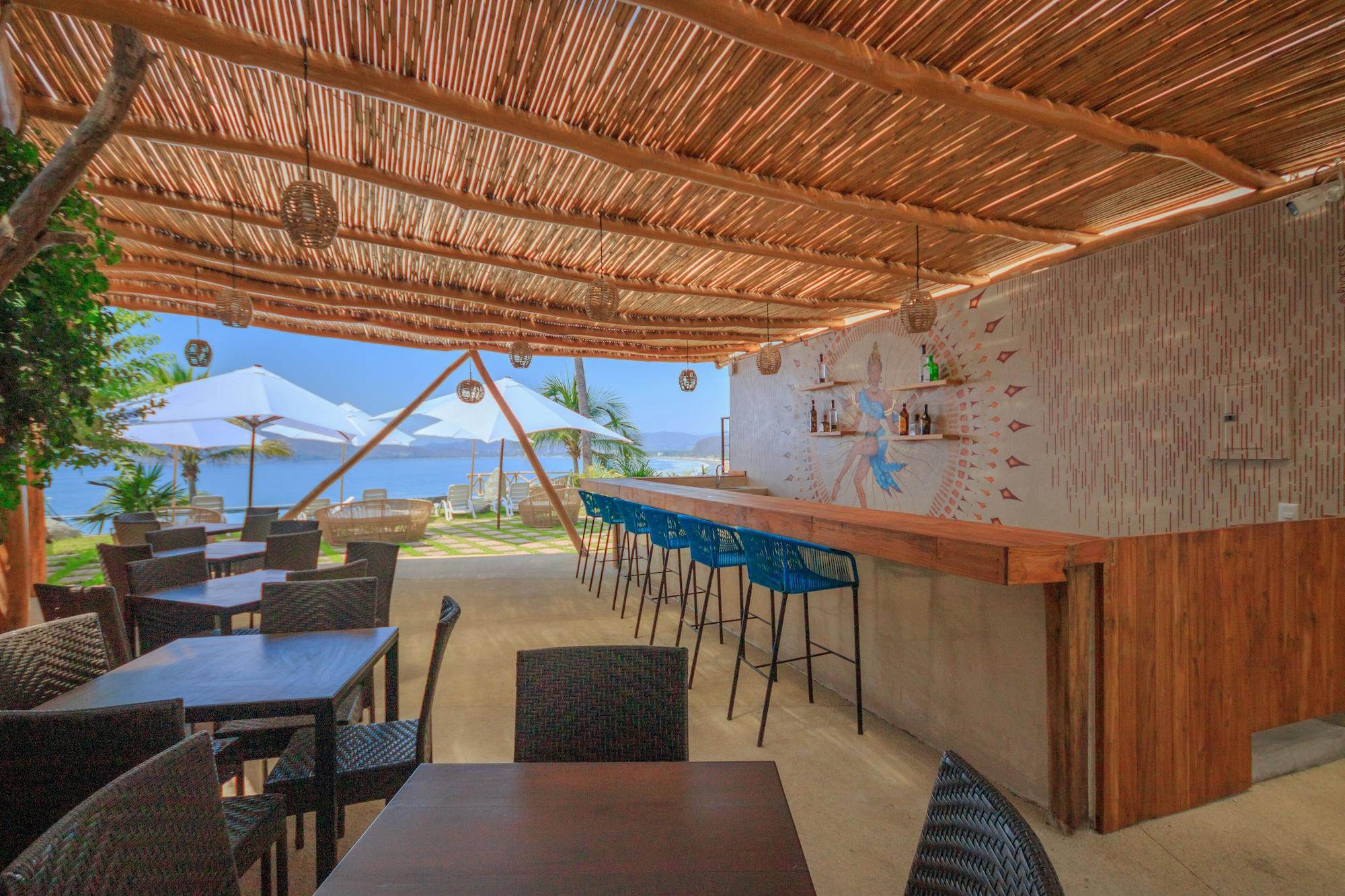 Bar/Salón Shambhala Holistic Resort