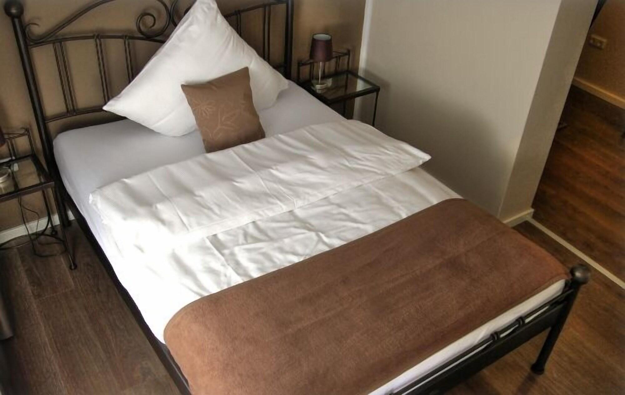 Set de Habitación Apado-Hotel garni