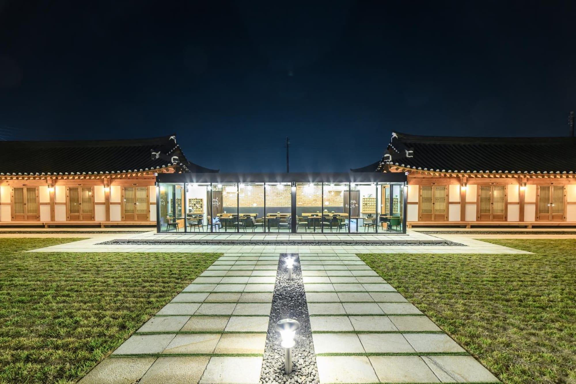 Vista Exterior Hwarangroo