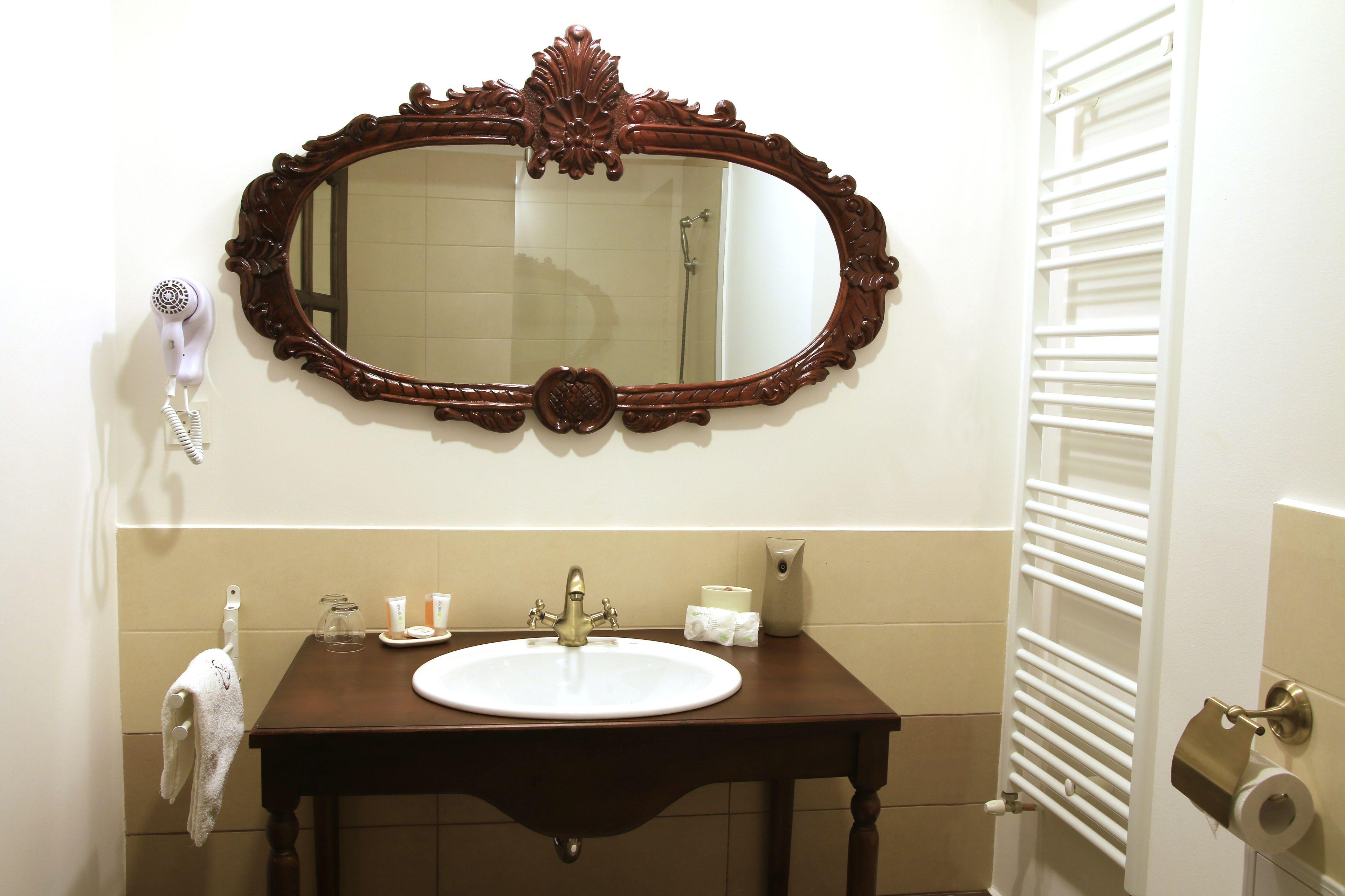 Set de Habitación Conacul Bratescu