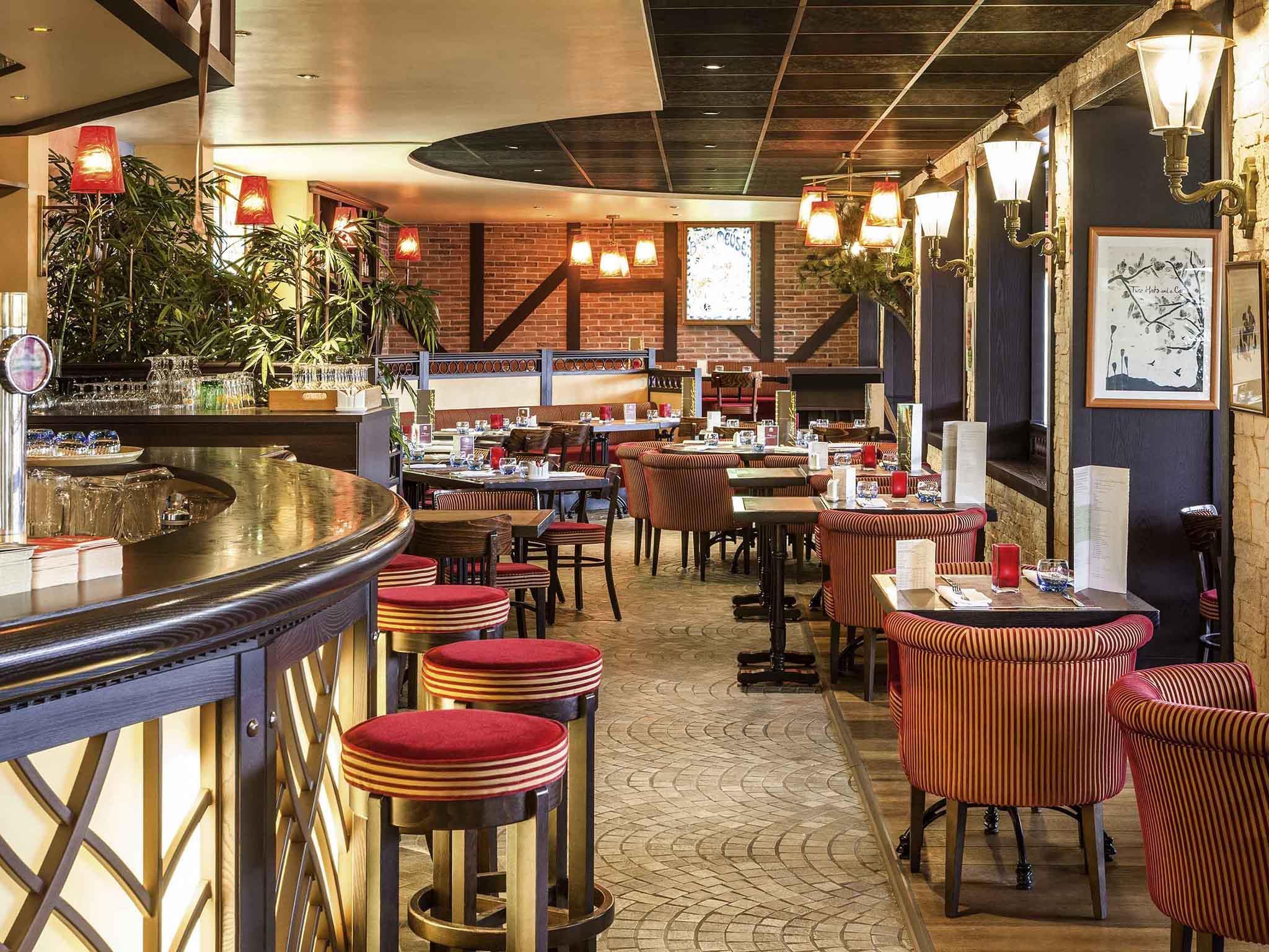 Bar/Salón ibis Chatellerault