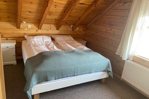 Alquiler Vacacional - Mountain Villa is a beautiful cabin located on large private property.