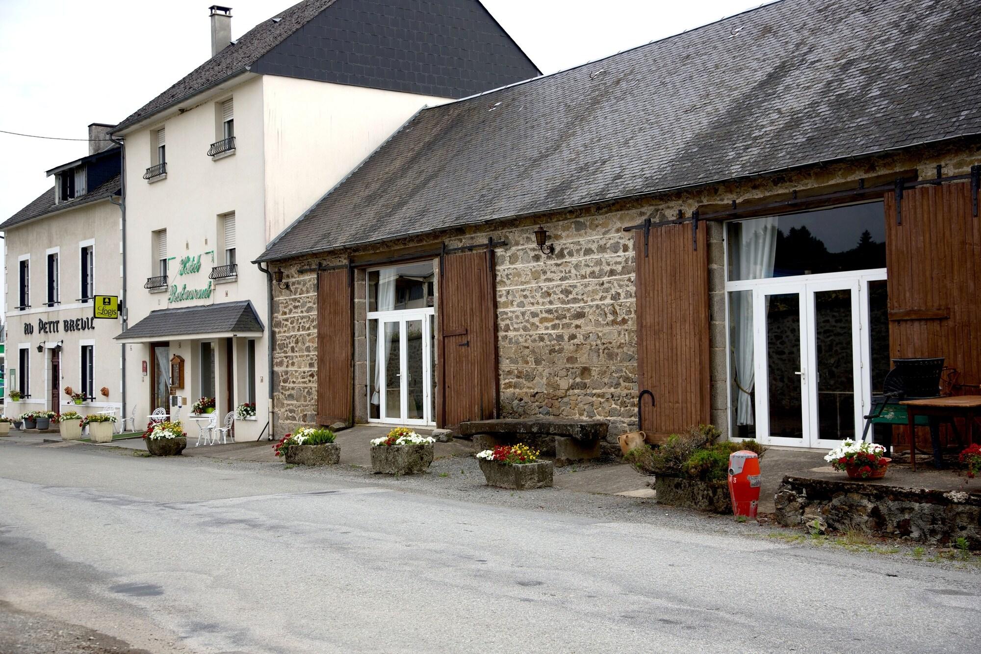 Vista Exterior Hôtel Au Petit Breuil