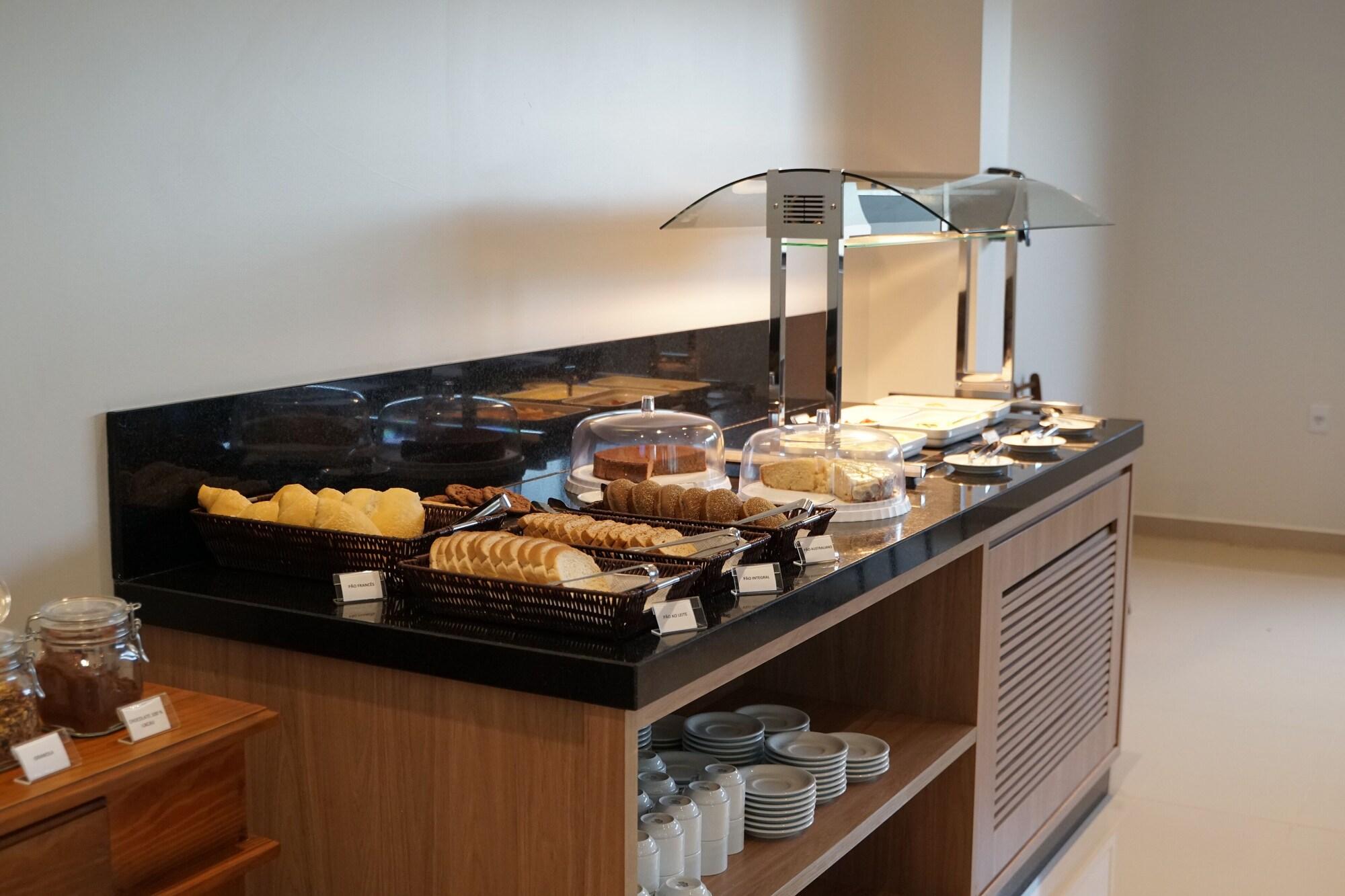 Restaurant Trento Hotel Guaíra by Unna