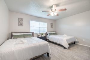 Alquiler Vacacional - Chic Urban Home with Sunroom