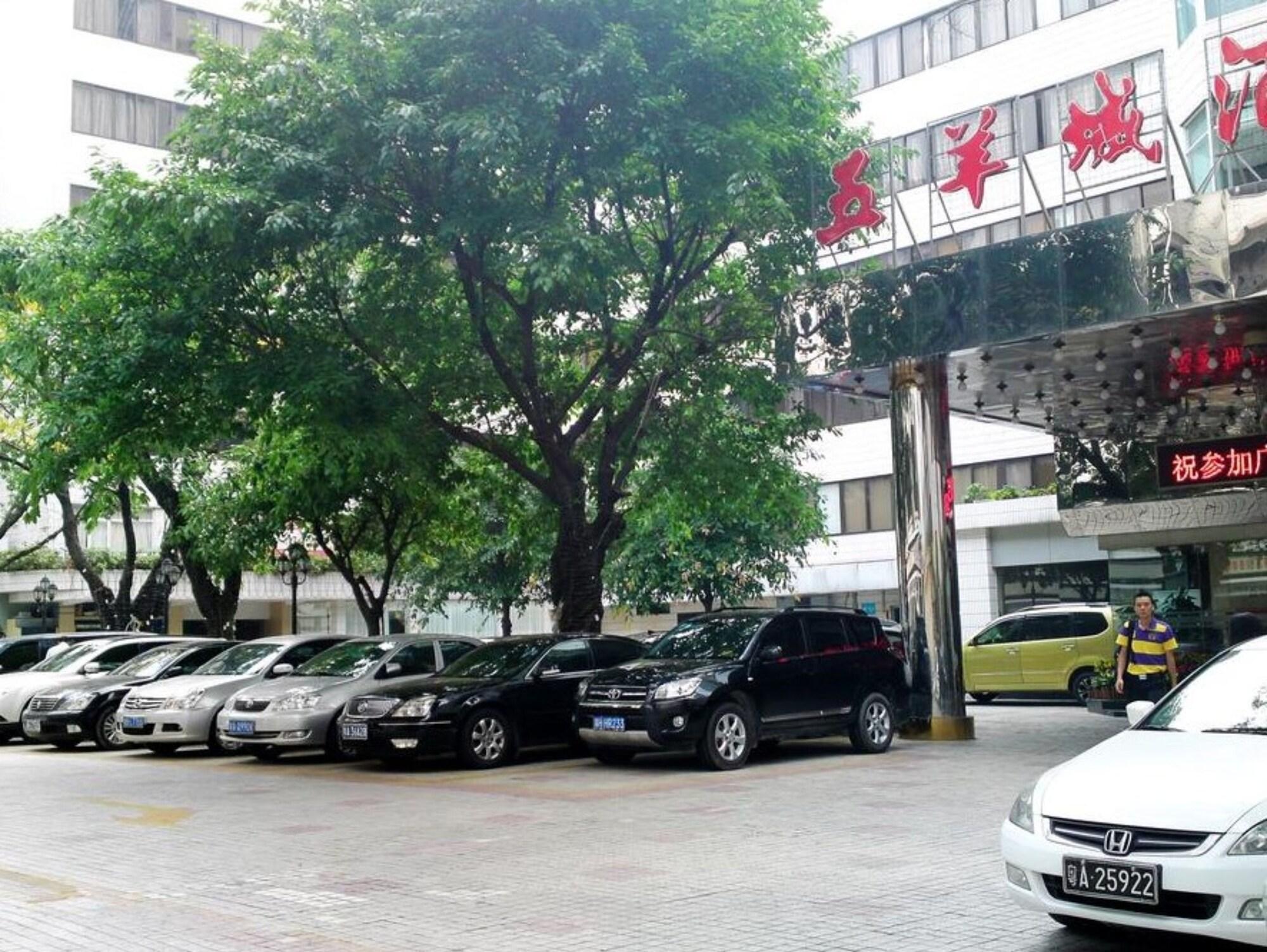 Vista Exterior Five Rams City Hotel