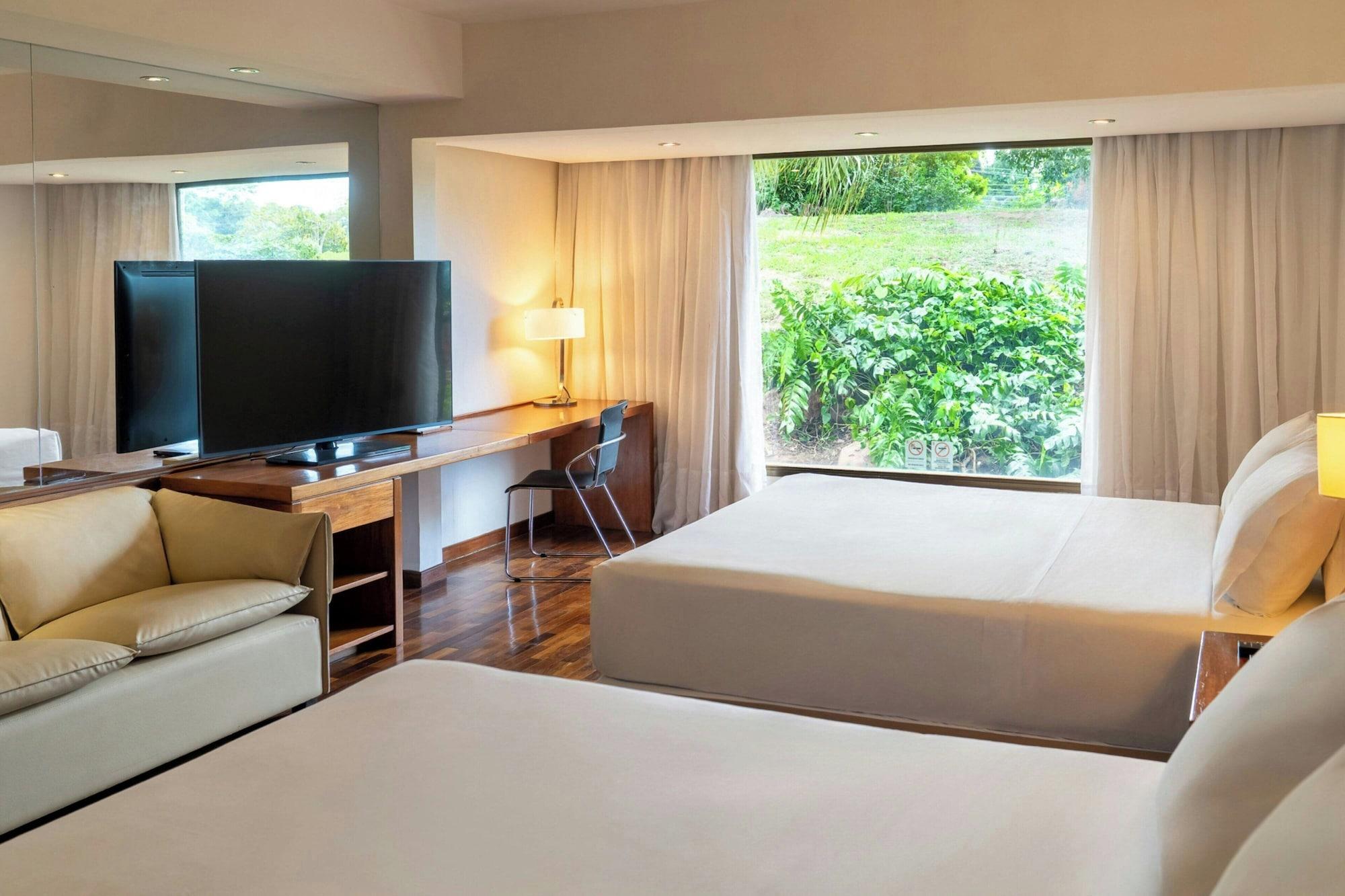 Habitación Yacht & Golf Club Paraguayo, a Tribute Portfolio Resort