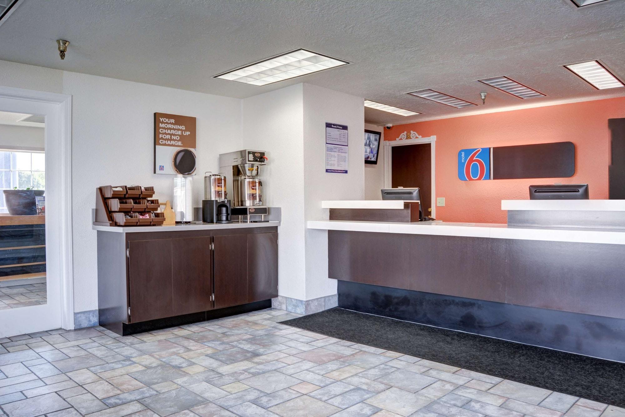Vista Lobby Motel 6 The Dalles, OR