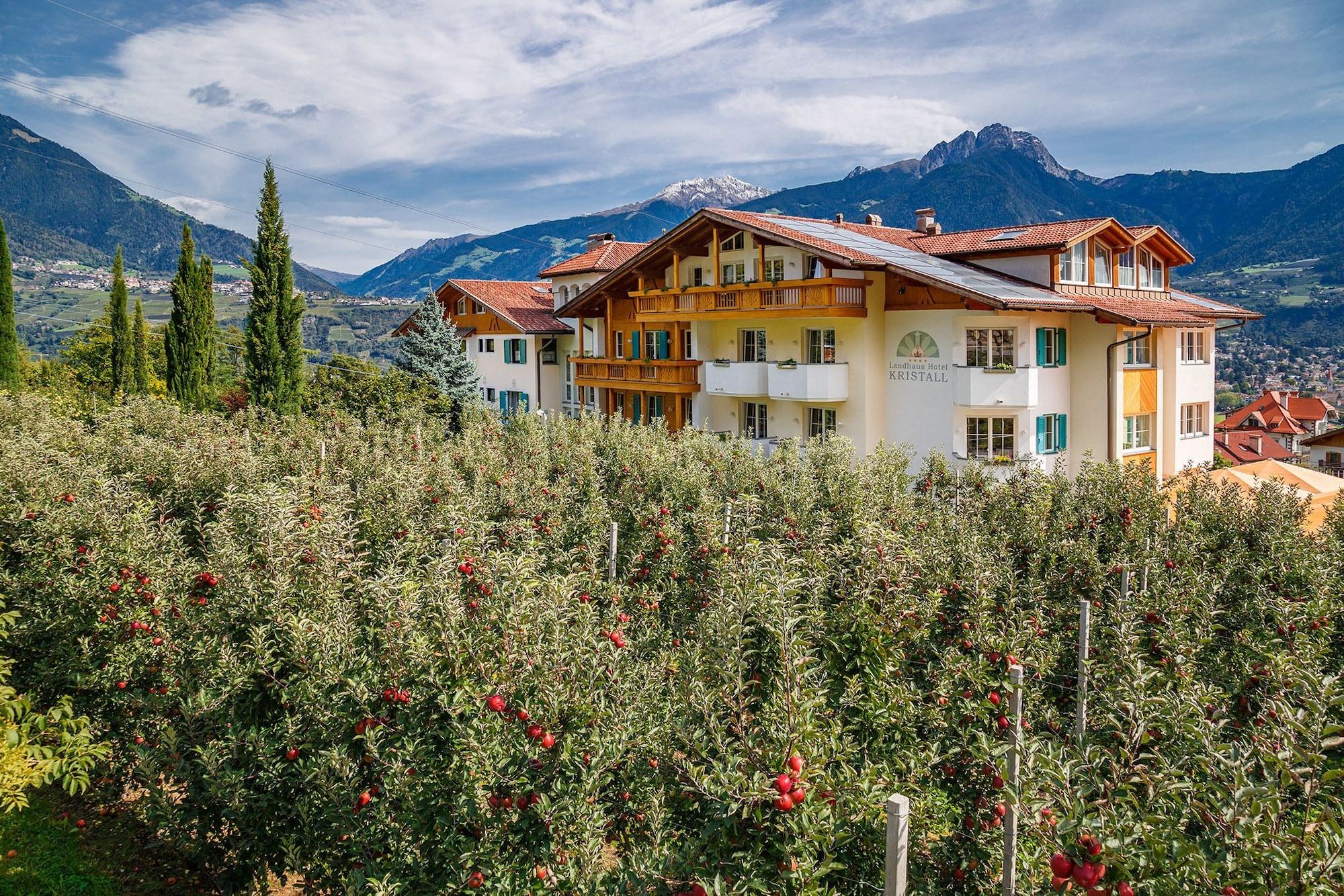 Varios Hotel Kristall