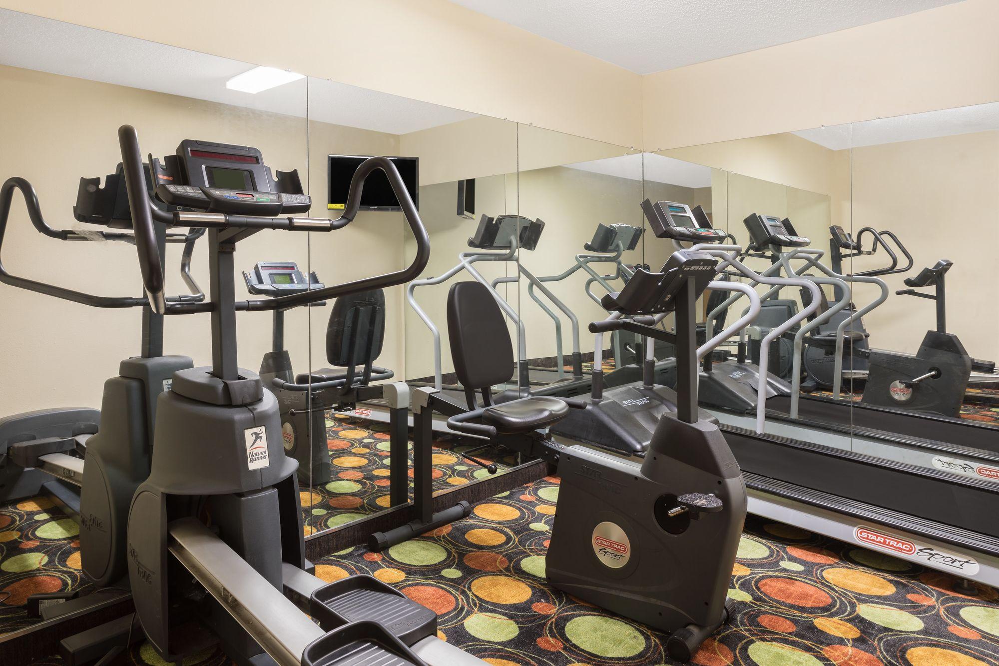 Gimnasio Super 8 by Wyndham Duson Lafayette West Area