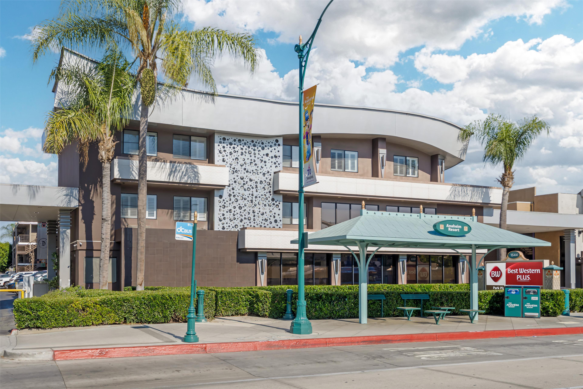 Vista Exterior Best Western Plus Park Place Inn - Mini Suites