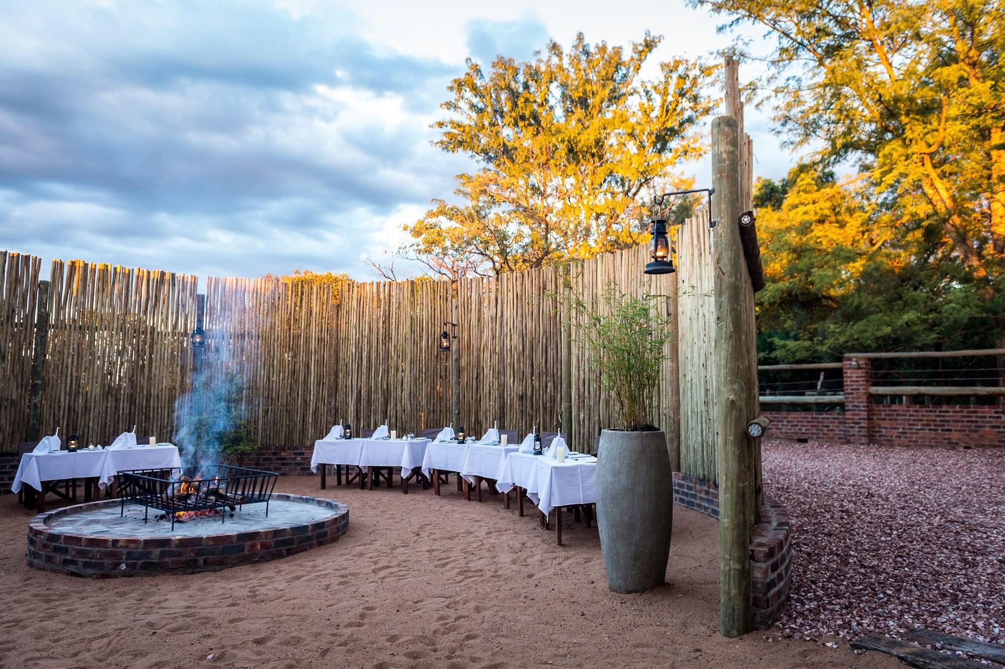 Vista Exterior Bushwa Game Lodge