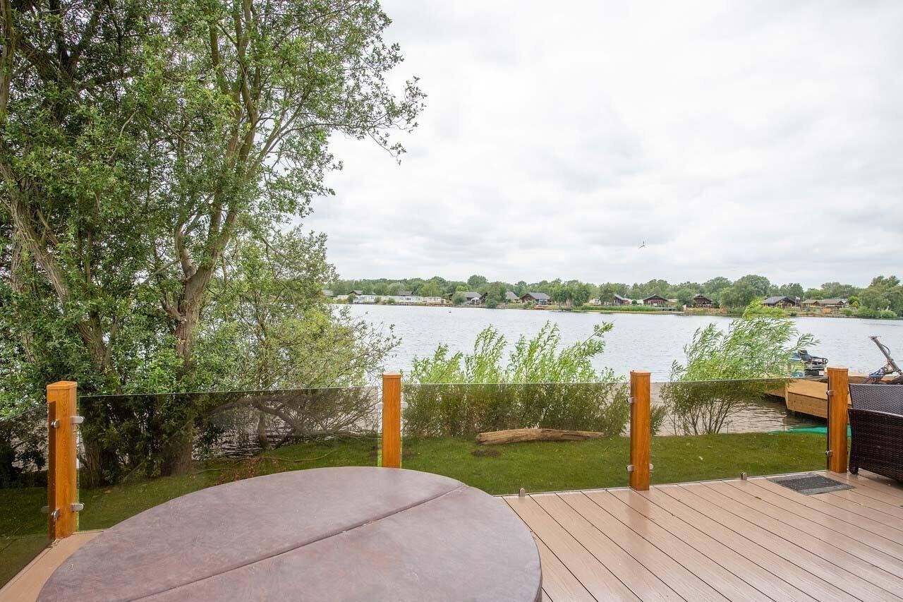 Vista Exterior Tattershall Lakes Country Park