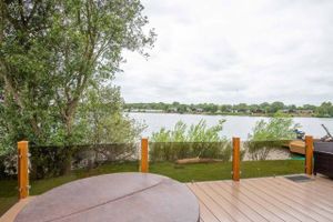 Alojamiento - Tattershall Lakes Country Park