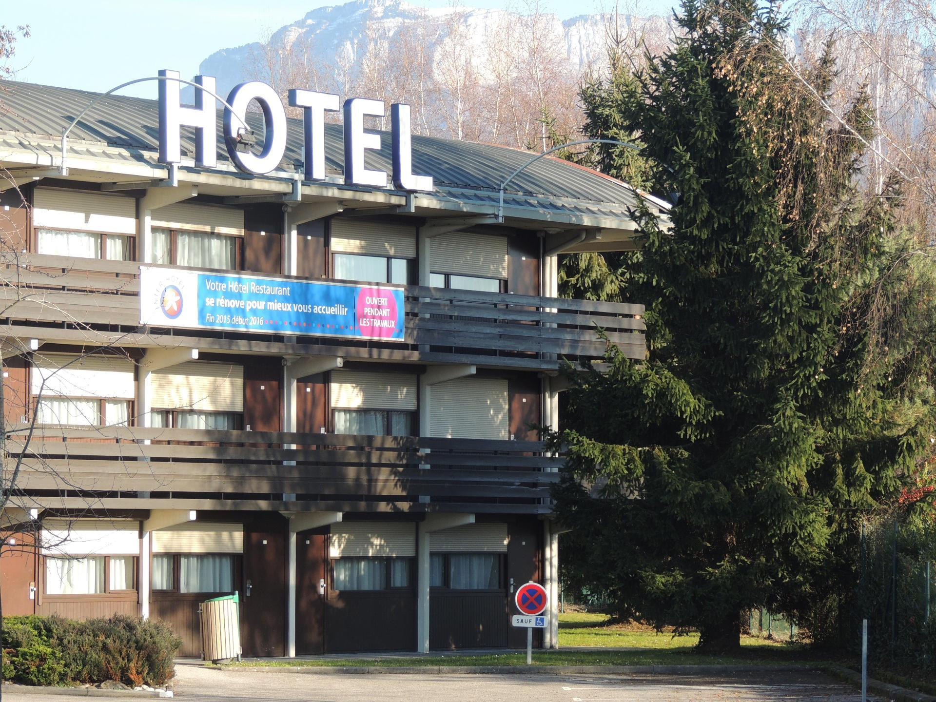 Vista Exterior HOTEL KYRIAD ANNECY NORD - EPAGNY