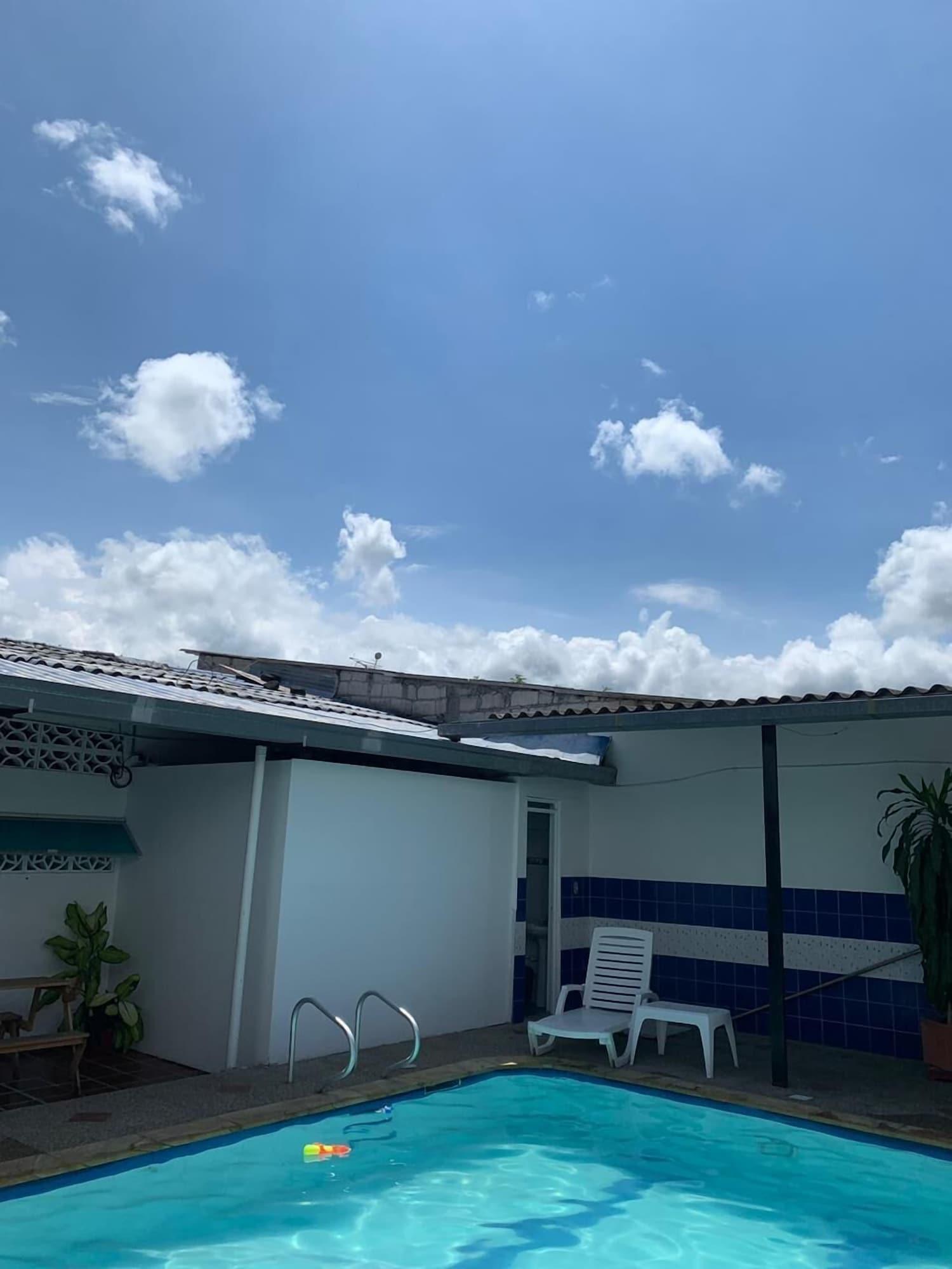 Vista Piscina El Ensueño