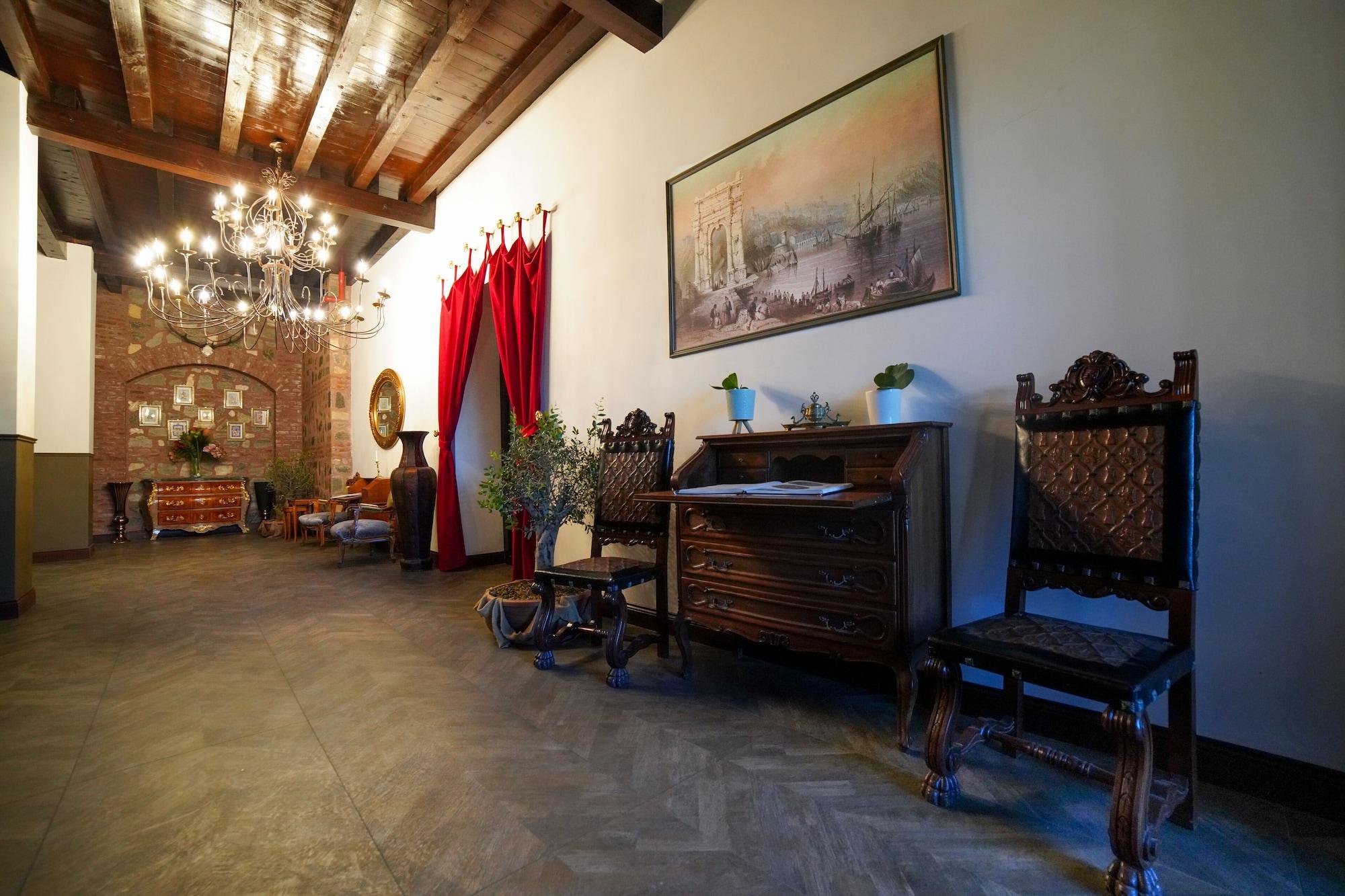 Vista Lobby Panderma Port Hotel