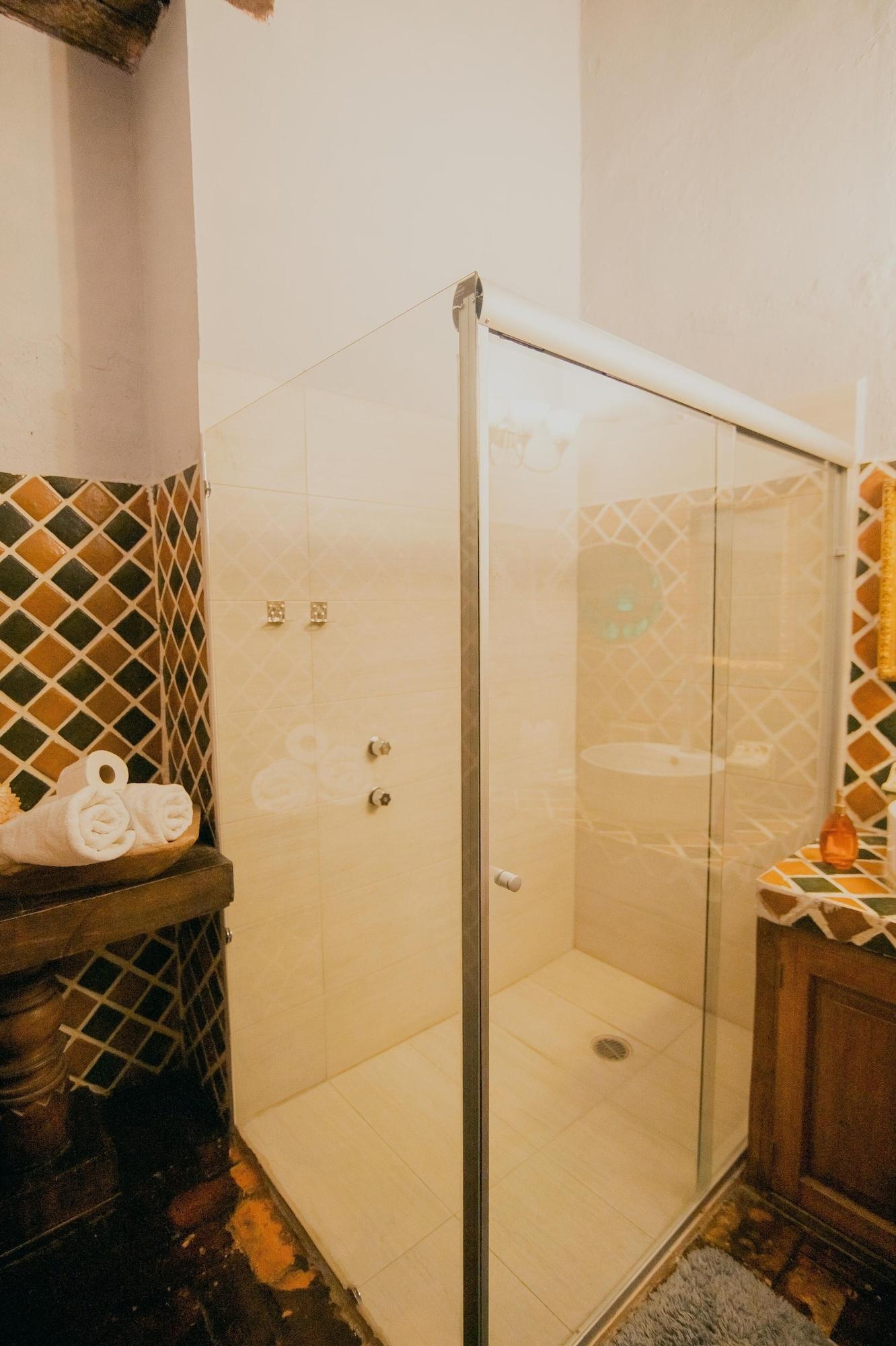 Equipamiento de Habitación Mesón Sacristía de la Compañía