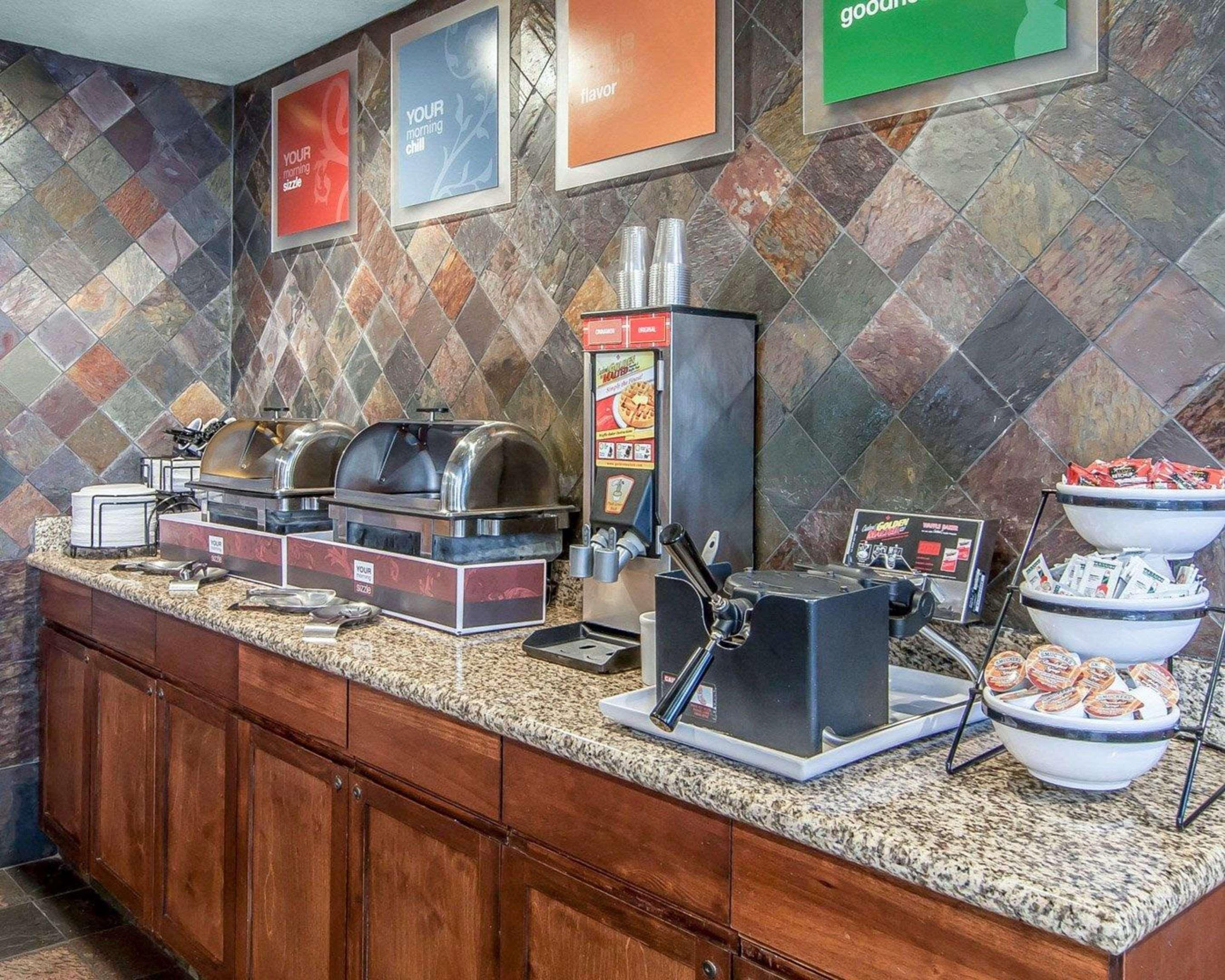 Restaurant Kathryn Riverfront Inn, an Ascend Collection Hotel