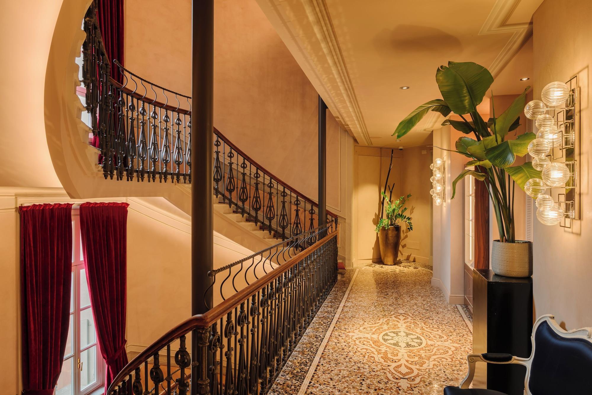 Varios Palazzo Venezia