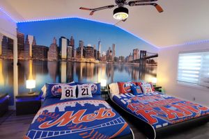 Alquiler Vacacional - NY VIBEZ HOUSE! Cool Smart Home-2min to UBS Arena-10min to JFK/LGA-Free Parking!