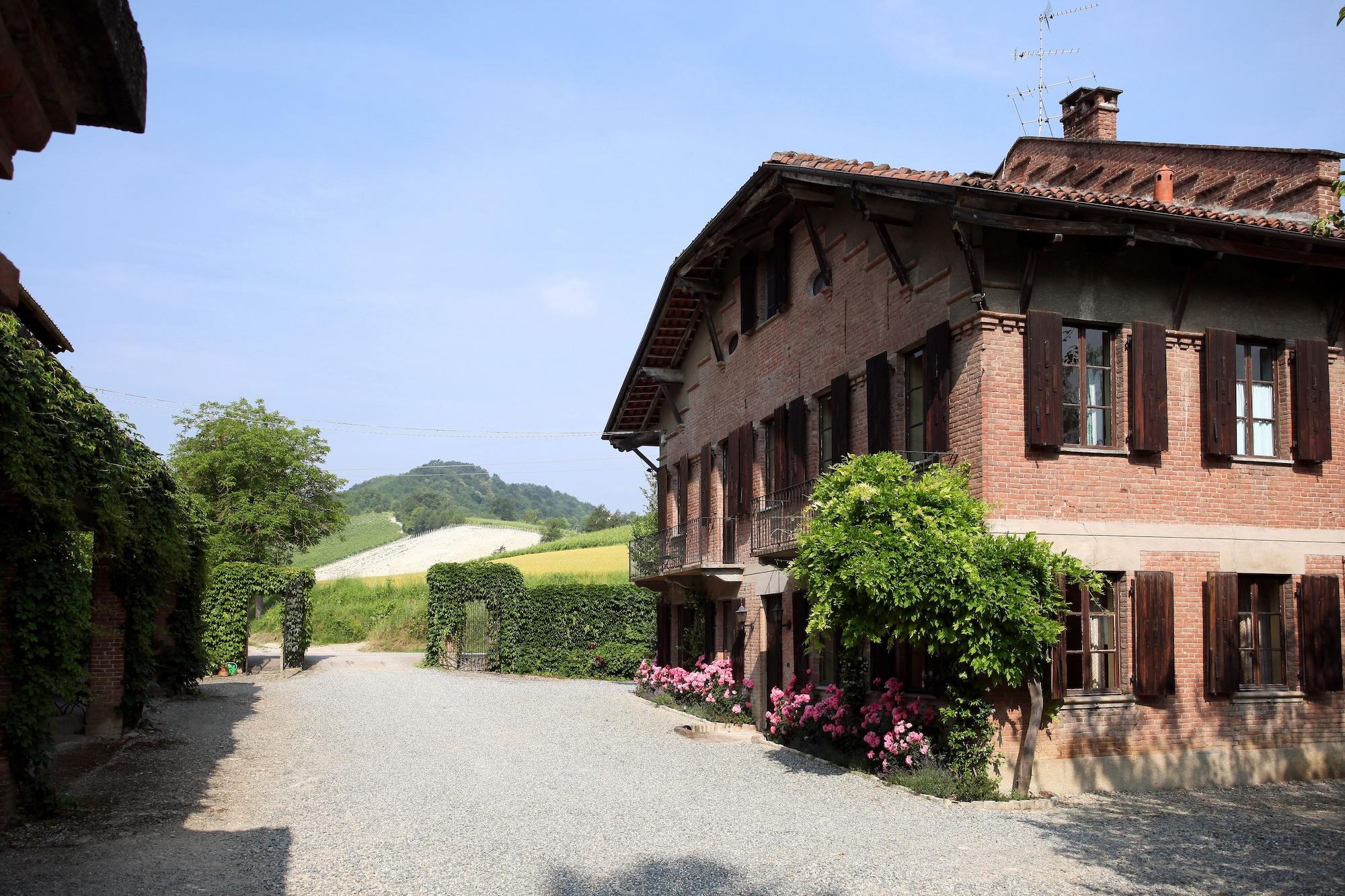 Varios Tenuta Guazzaura
