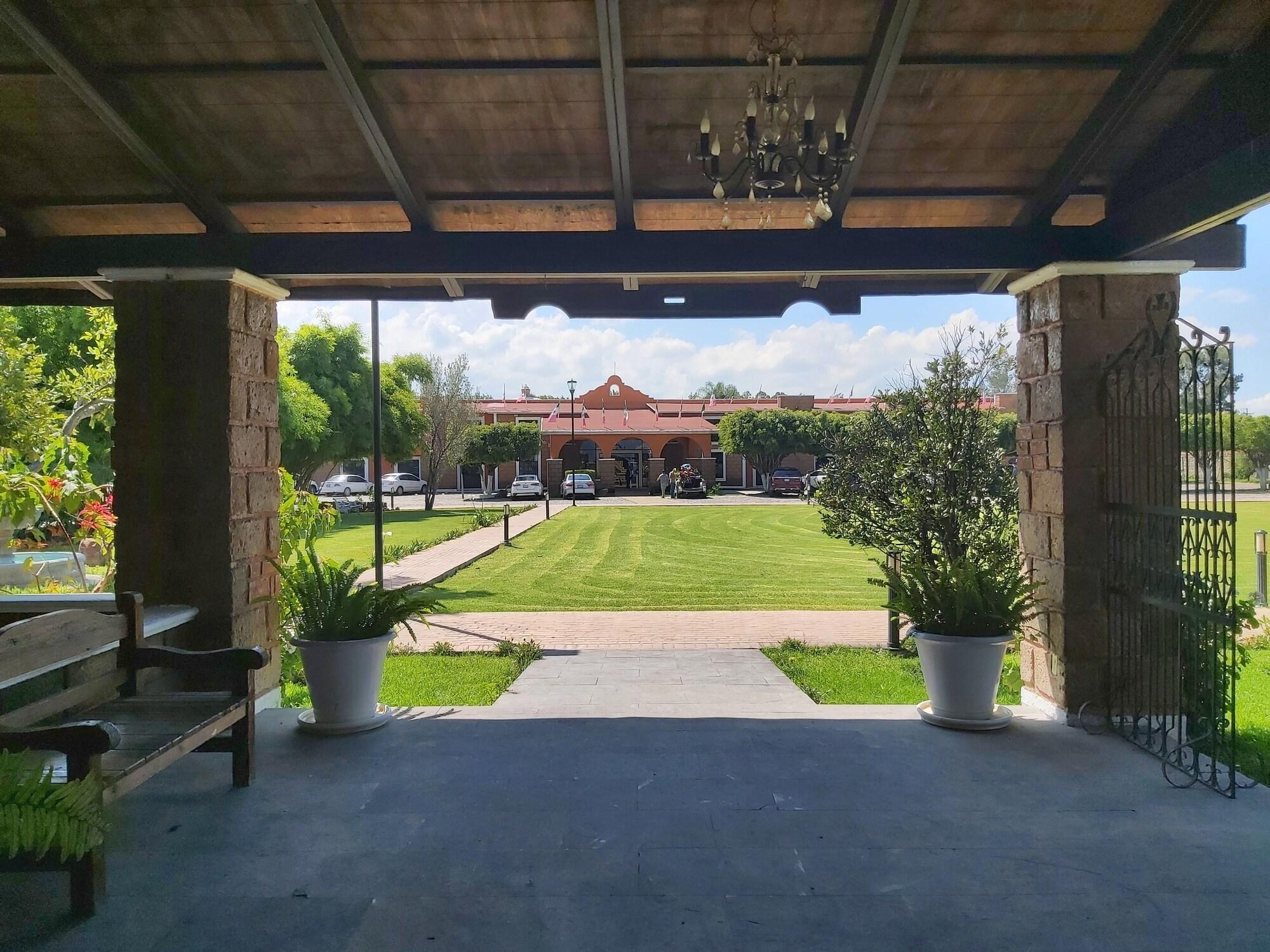 Vista Exterior Hotel Meson del Puente