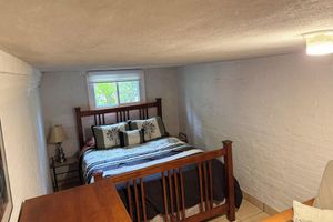 Renta temporal - One Bedroom-Basement Apartment with Private Entrance