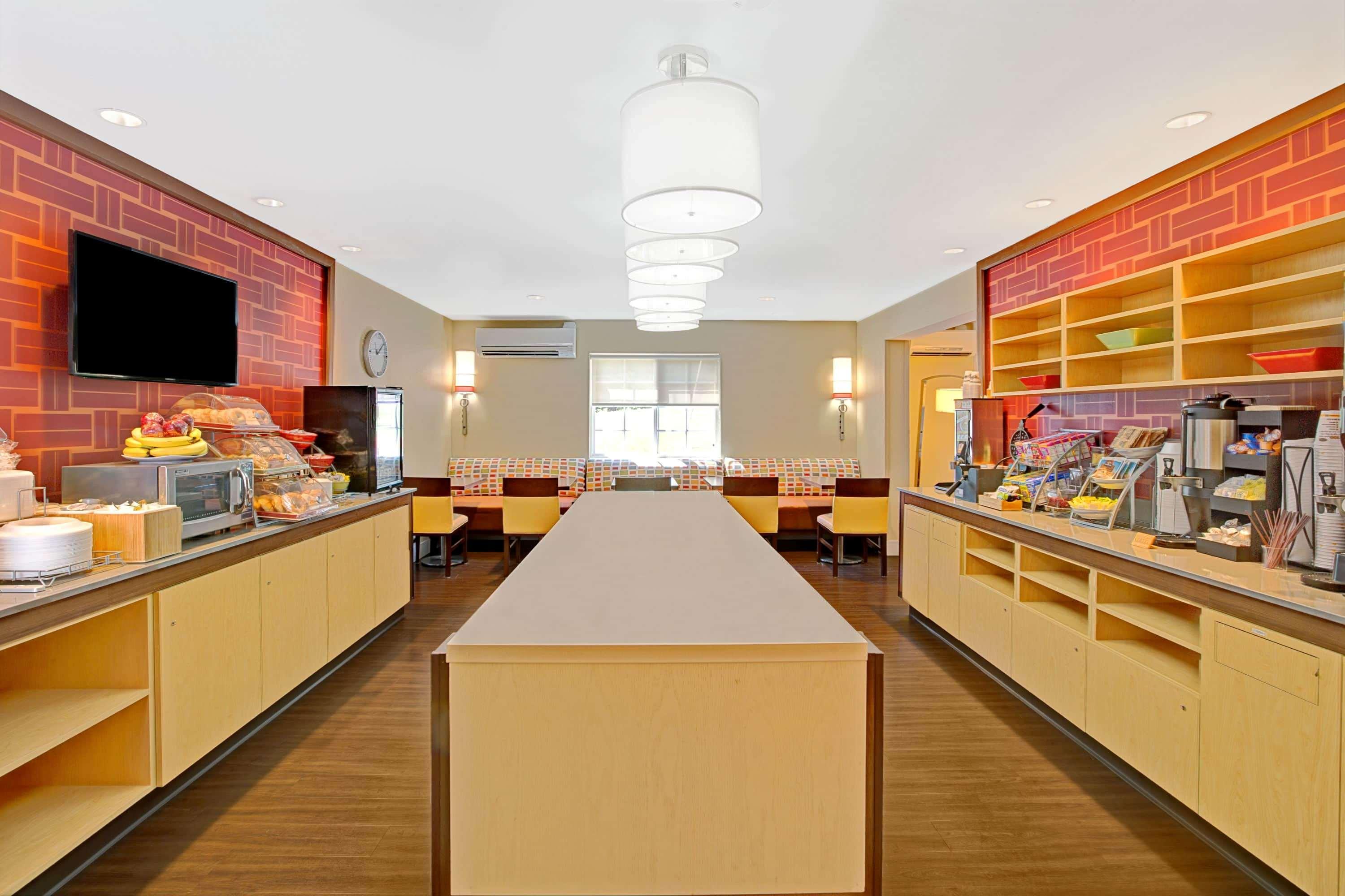 Restaurant MainStay Suites Greensboro