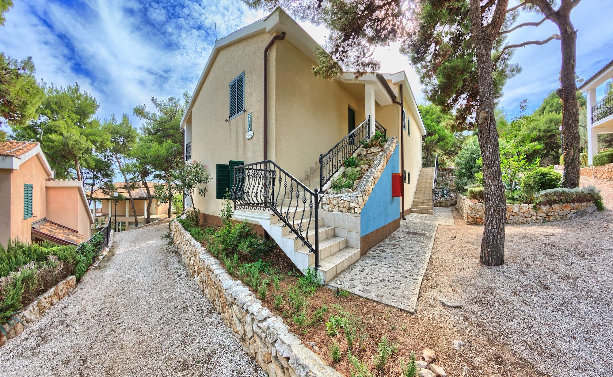 Vista Exterior Apartments Ruzmarin