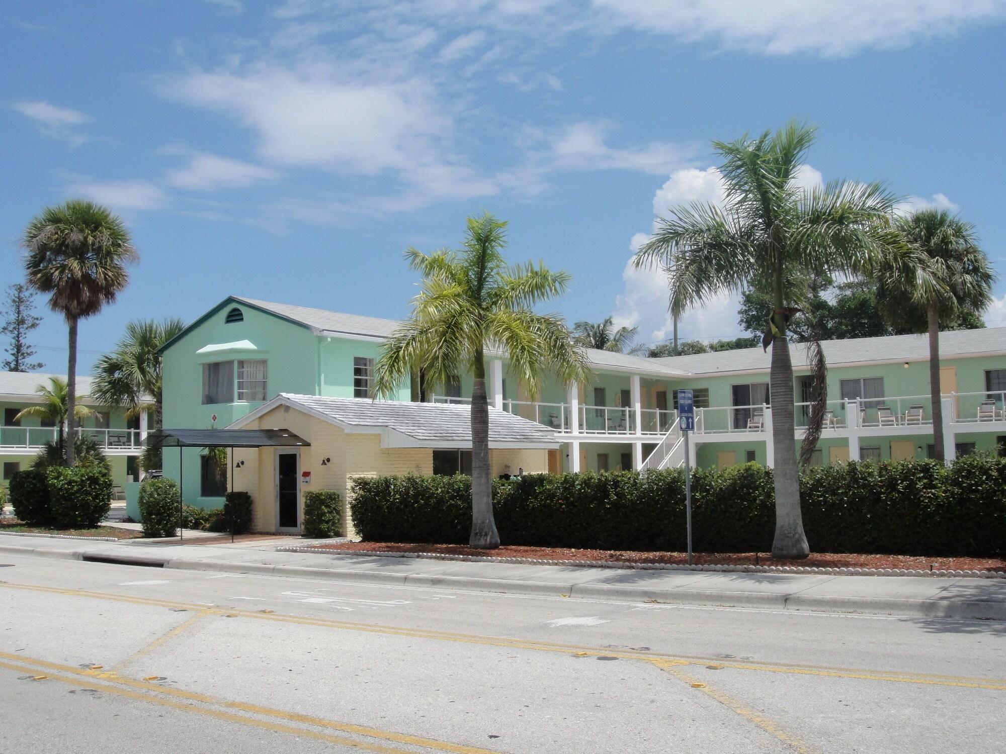 Varios Holiday House Motel
