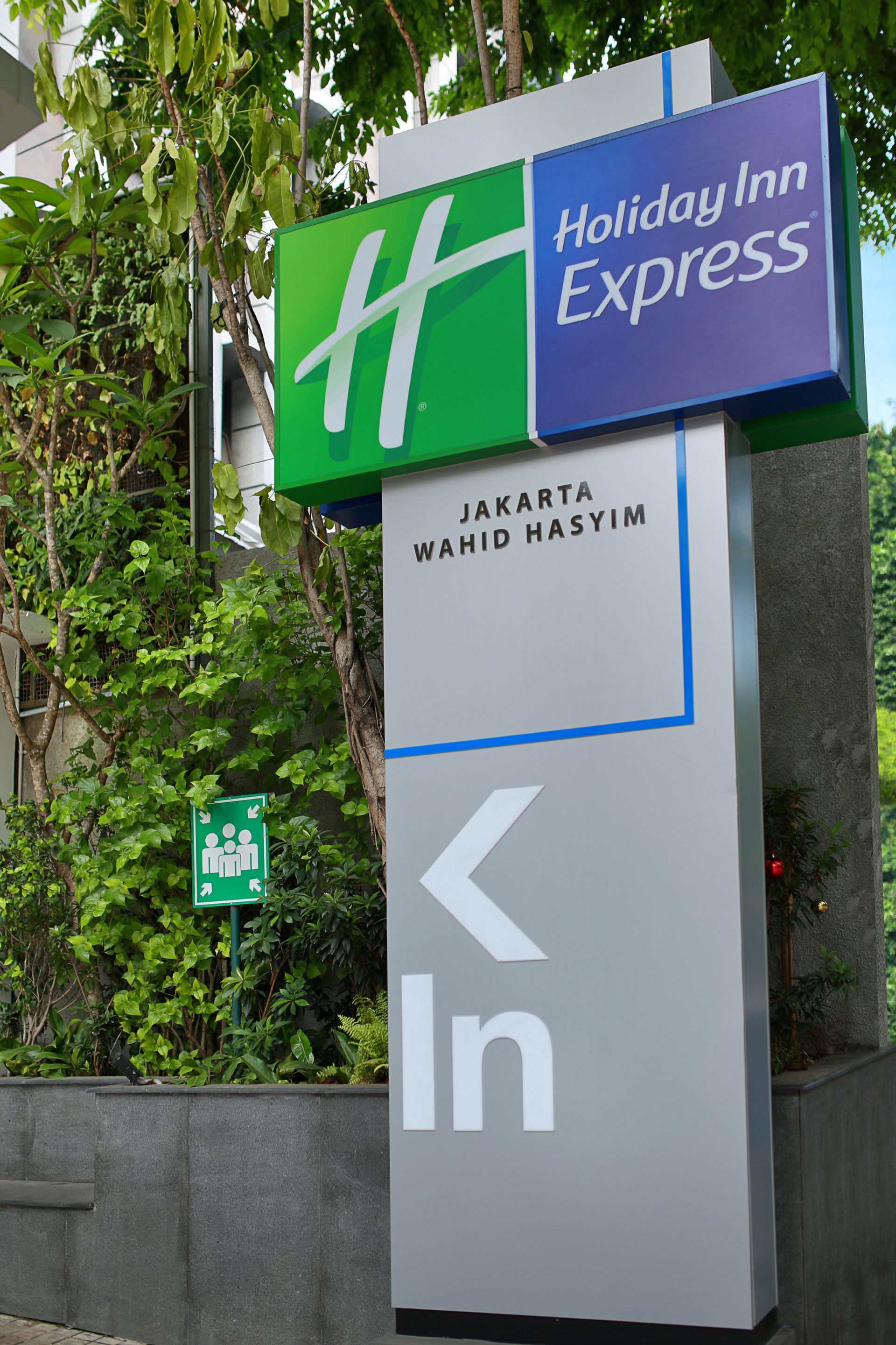 Vista Exterior Holiday Inn Express Jakarta Wahid Hasyim by IHG