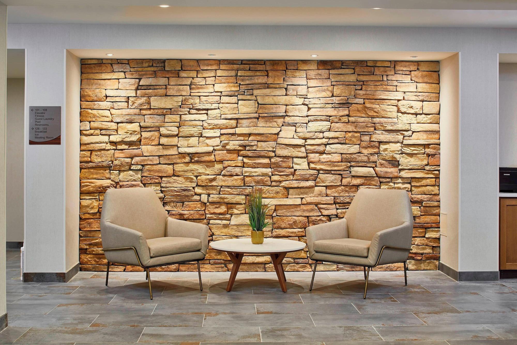 Vista Lobby Fairfield Inn & Suites by Marriott Albany Airport