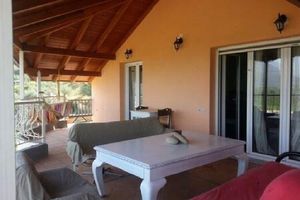 Alquiler Vacacional - Top floor apartment,5’’away from Acheron Springs.3bedroom 45sq.facing terrace