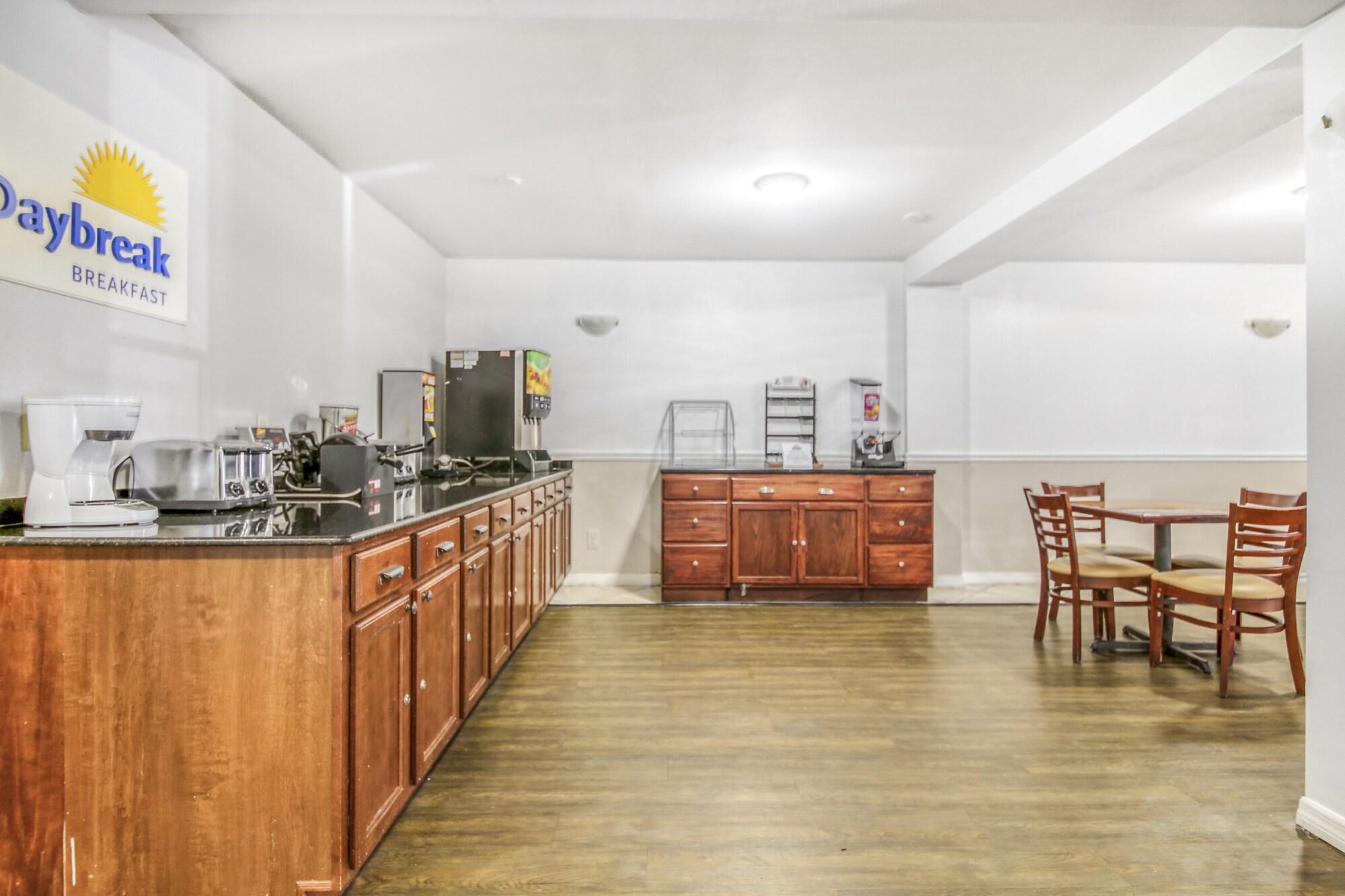 Restaurant Days Inn by Wyndham Daytona Beach Speedway